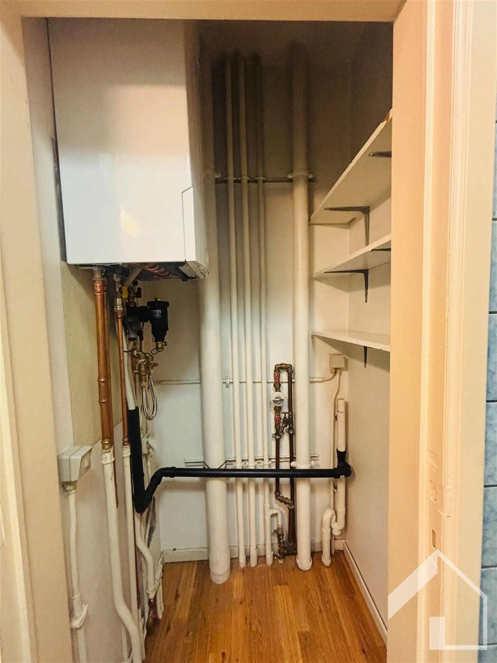 Te moderniseren GLVL appartement met garagebox foto 8
