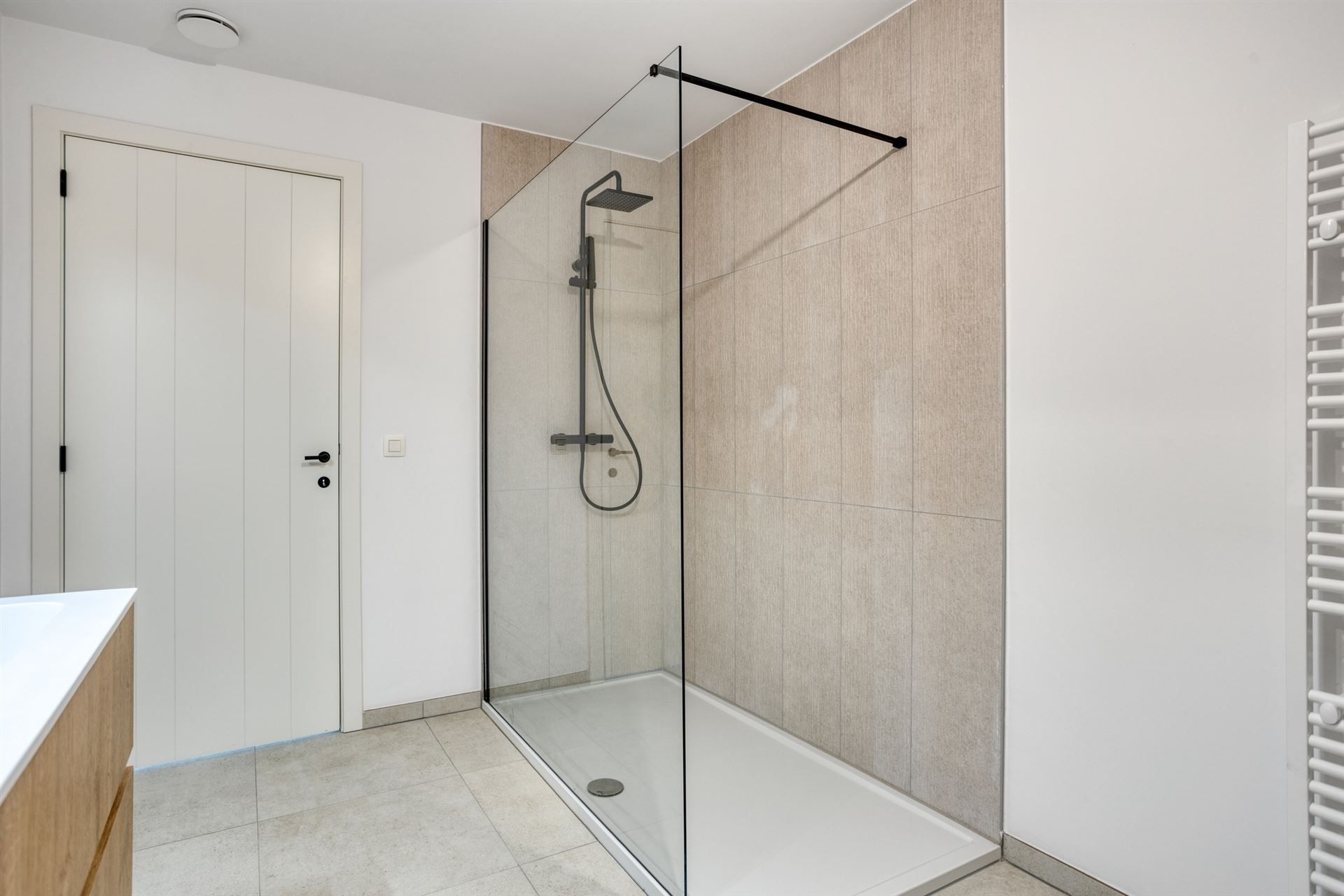 Prachtige nieuwbouw in rustige straat foto 30