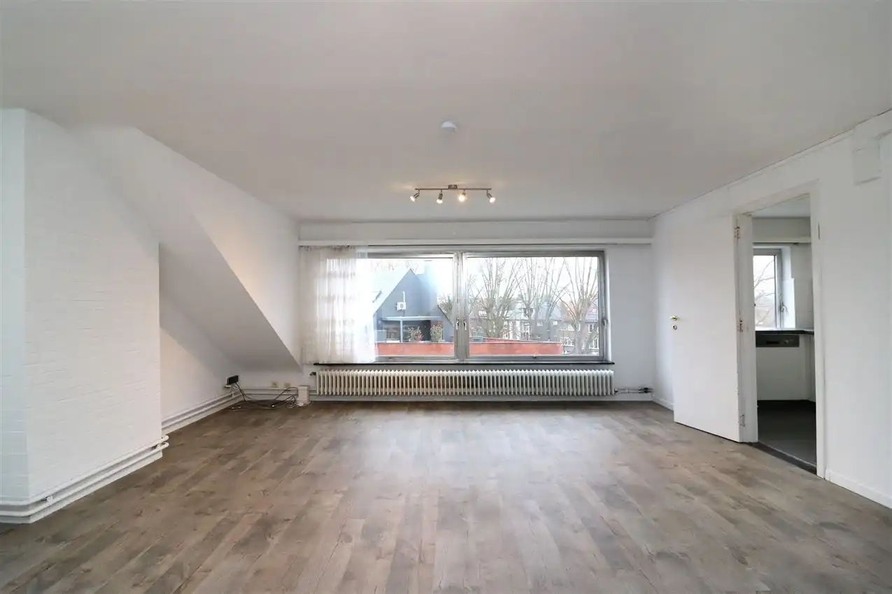 Vernieuwd app. met 1 slpk. op wandelafstand van centrum foto 3