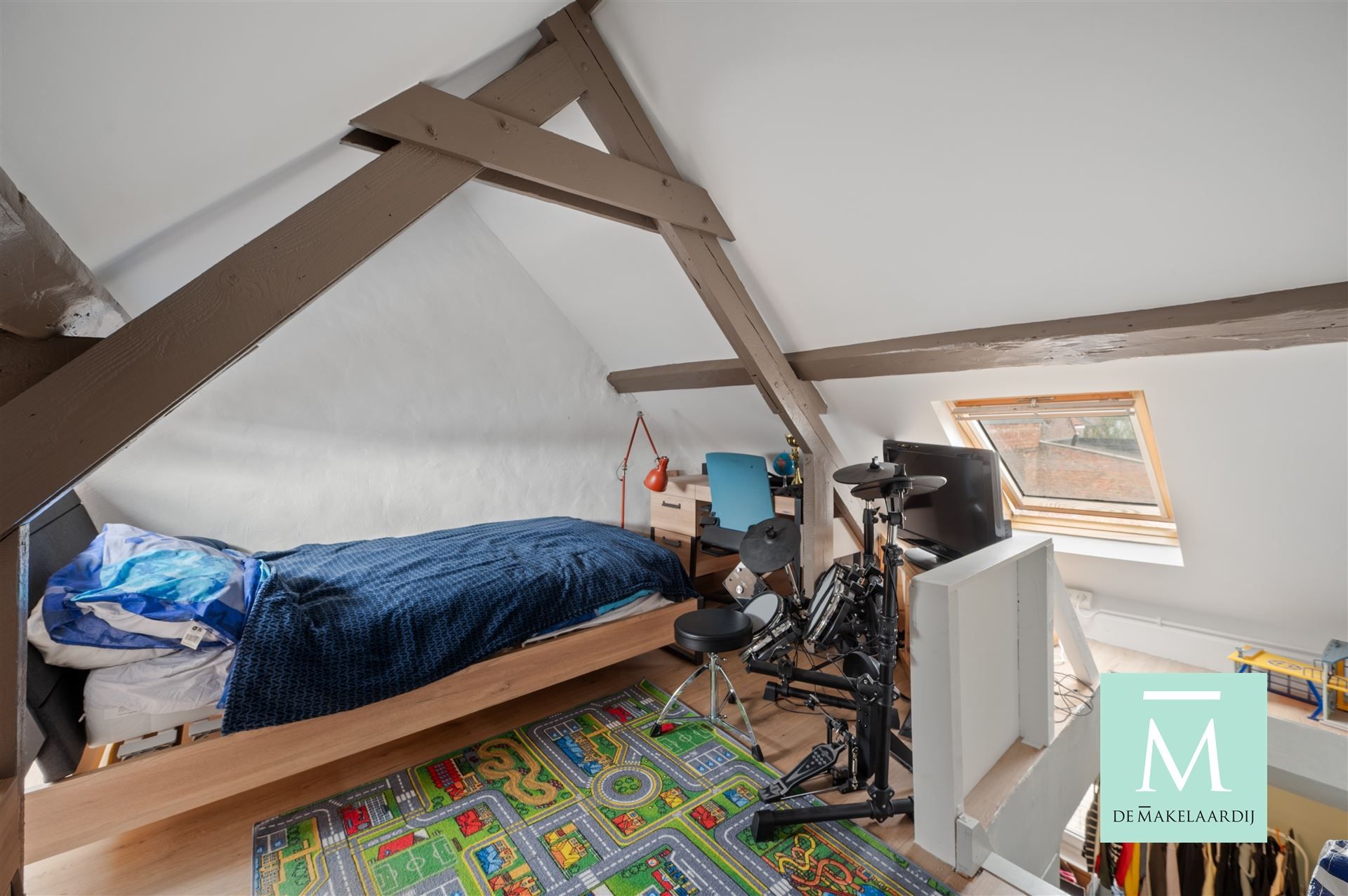 Op te frissen starterswoning en achterbouw (met mogelijkheid tot inichten van bijkomende slaapkamers/bureau-hobbyruimte...) foto 9