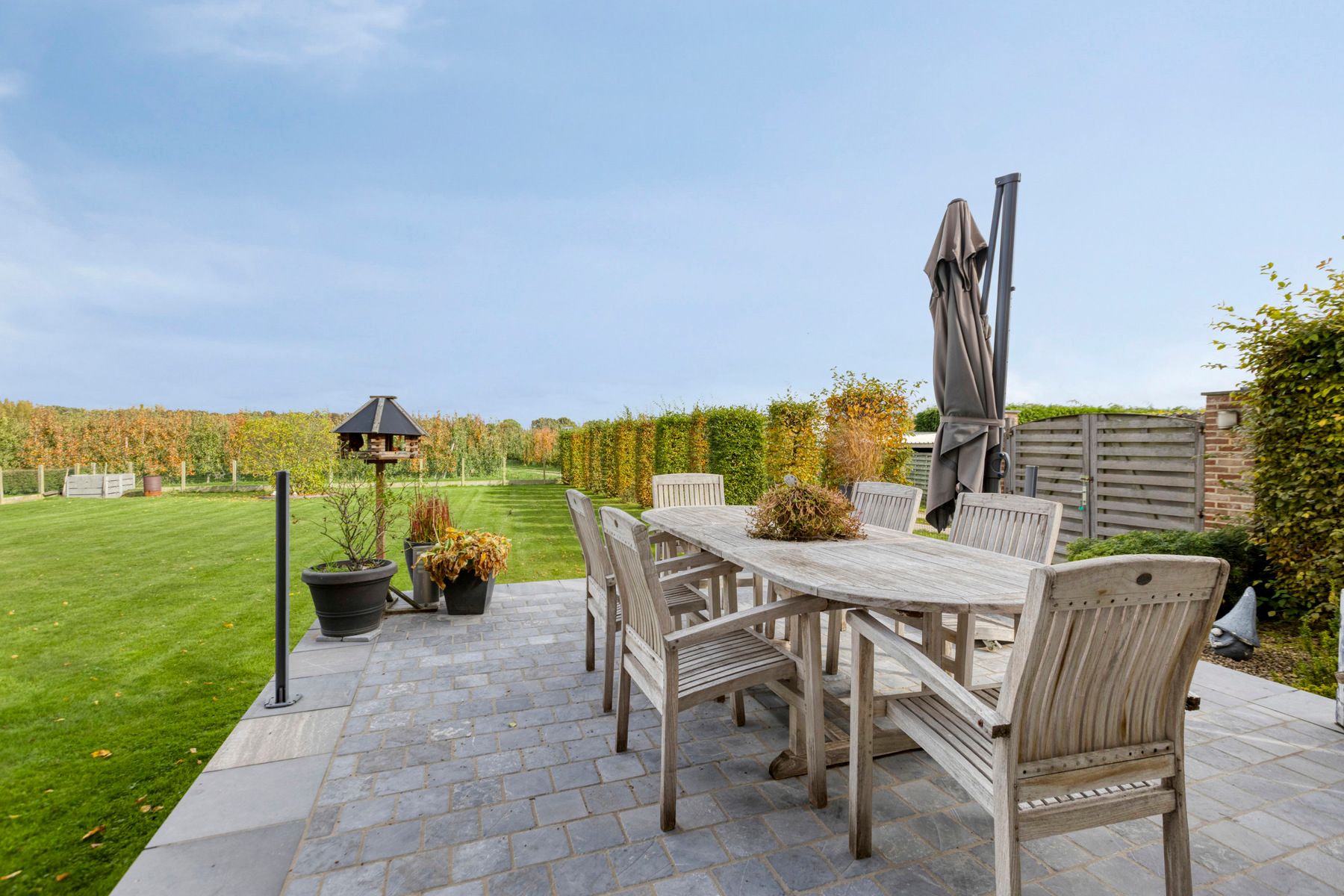 Hoofdfoto van de publicatie: Huis met opslag, ruime tuin en mog. tot kangeroe/zorgwoning