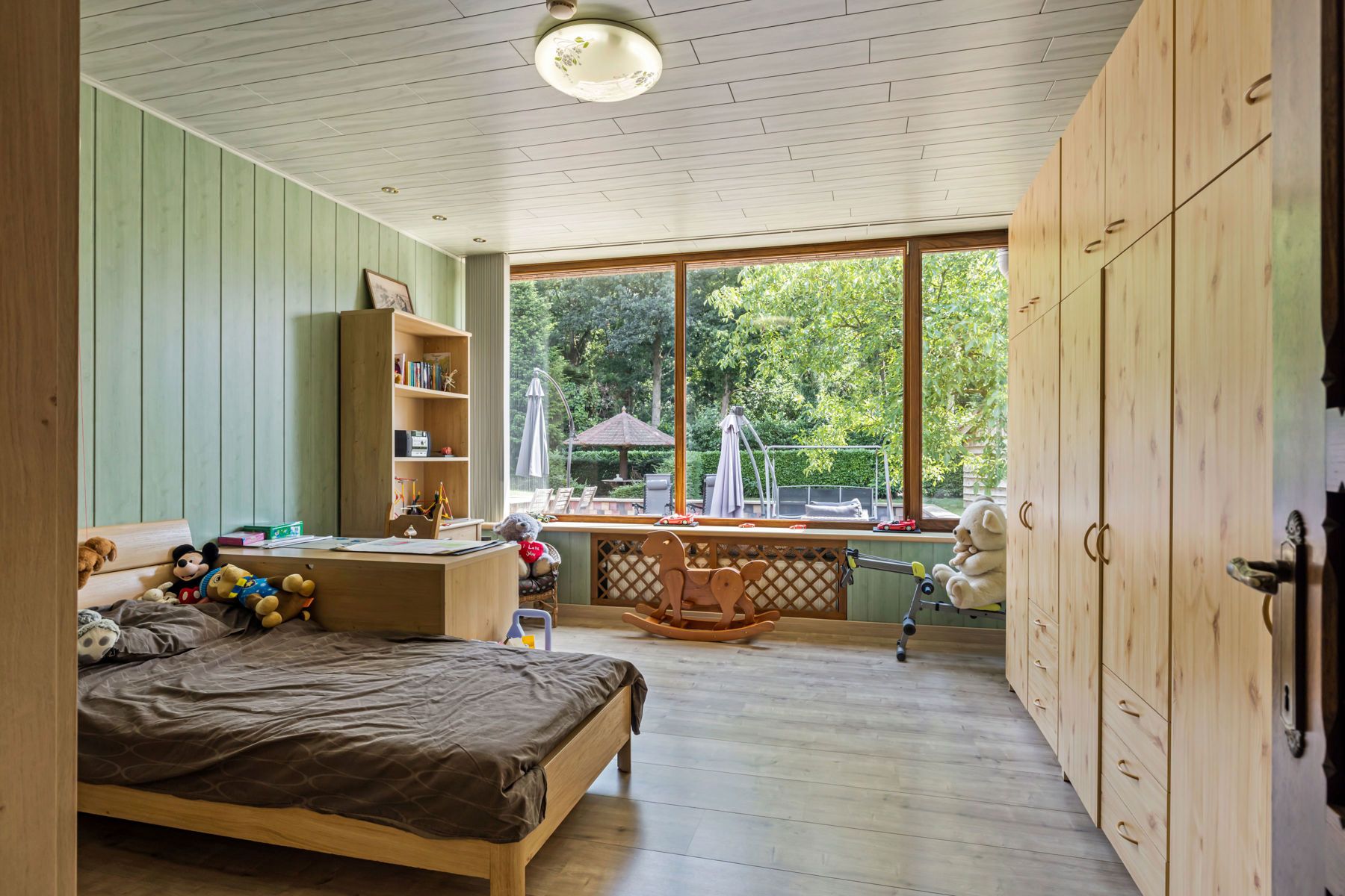 Uitzonderlijk ruime villa op 5300 m2 met hobbyloods foto 15