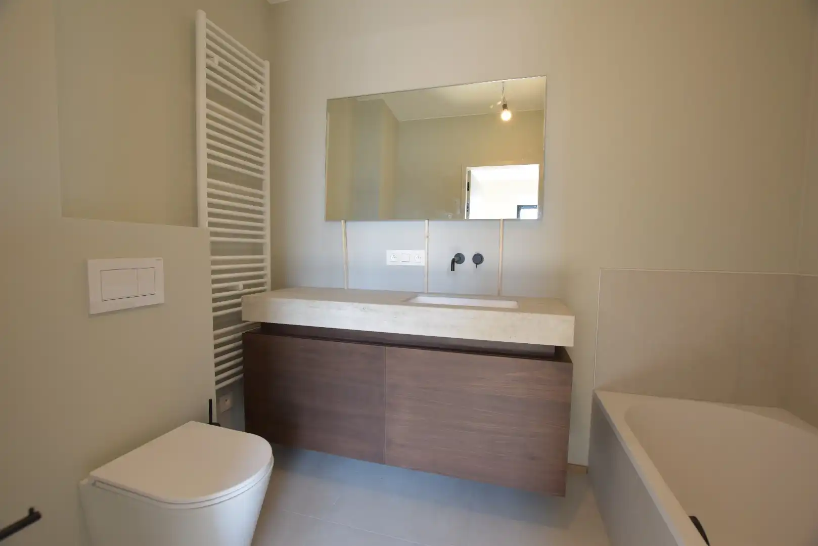 Nieuwbouwwoning rustig gelegen aan Duinenwater foto 16