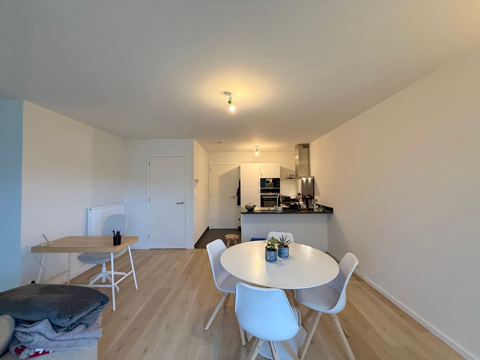 Zonnig appartement met 2 slaapkamers, terras en staanplaats foto 12