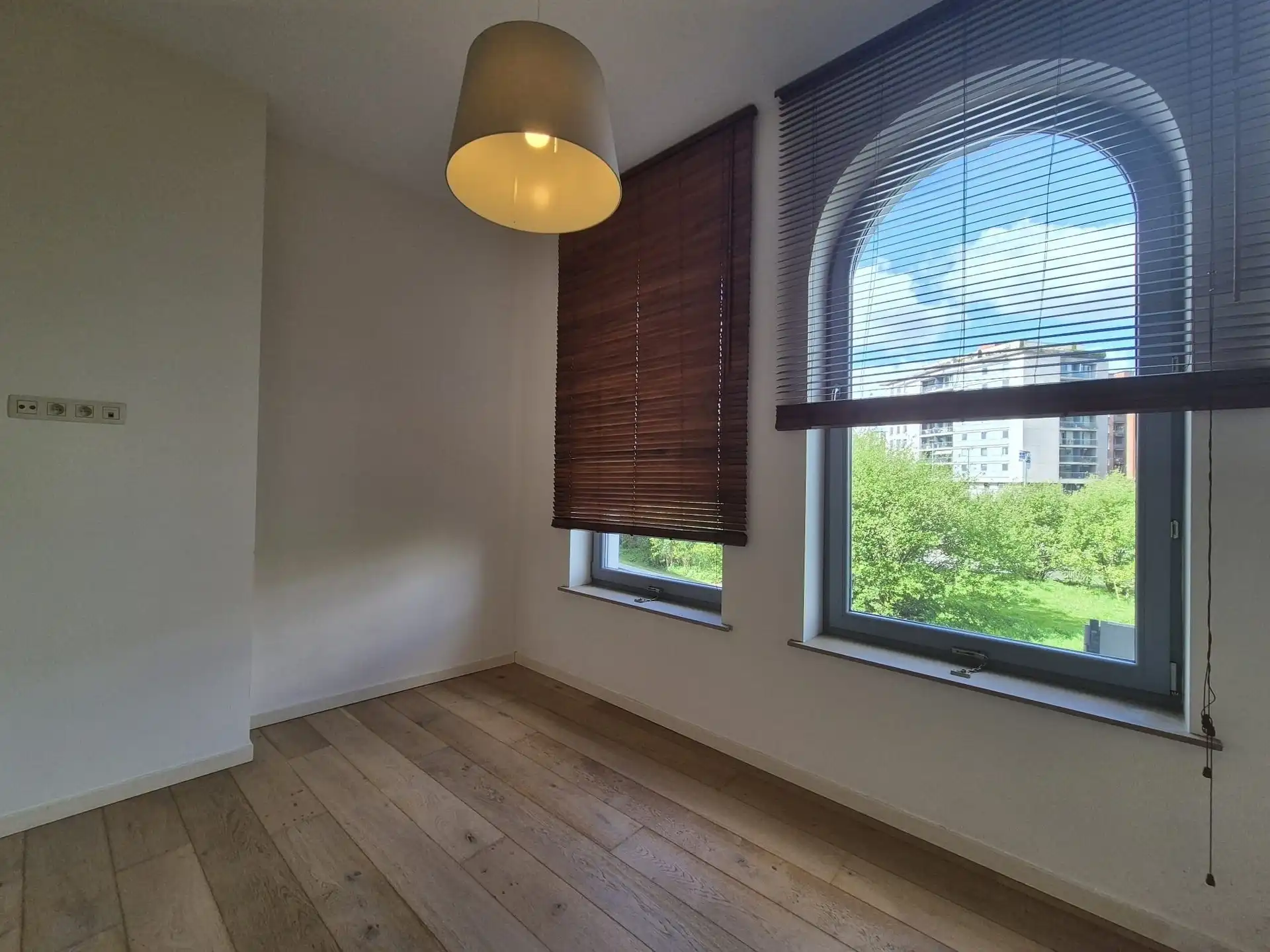 Verrassend ruim gelegen appartment met zicht op het water.  foto 18