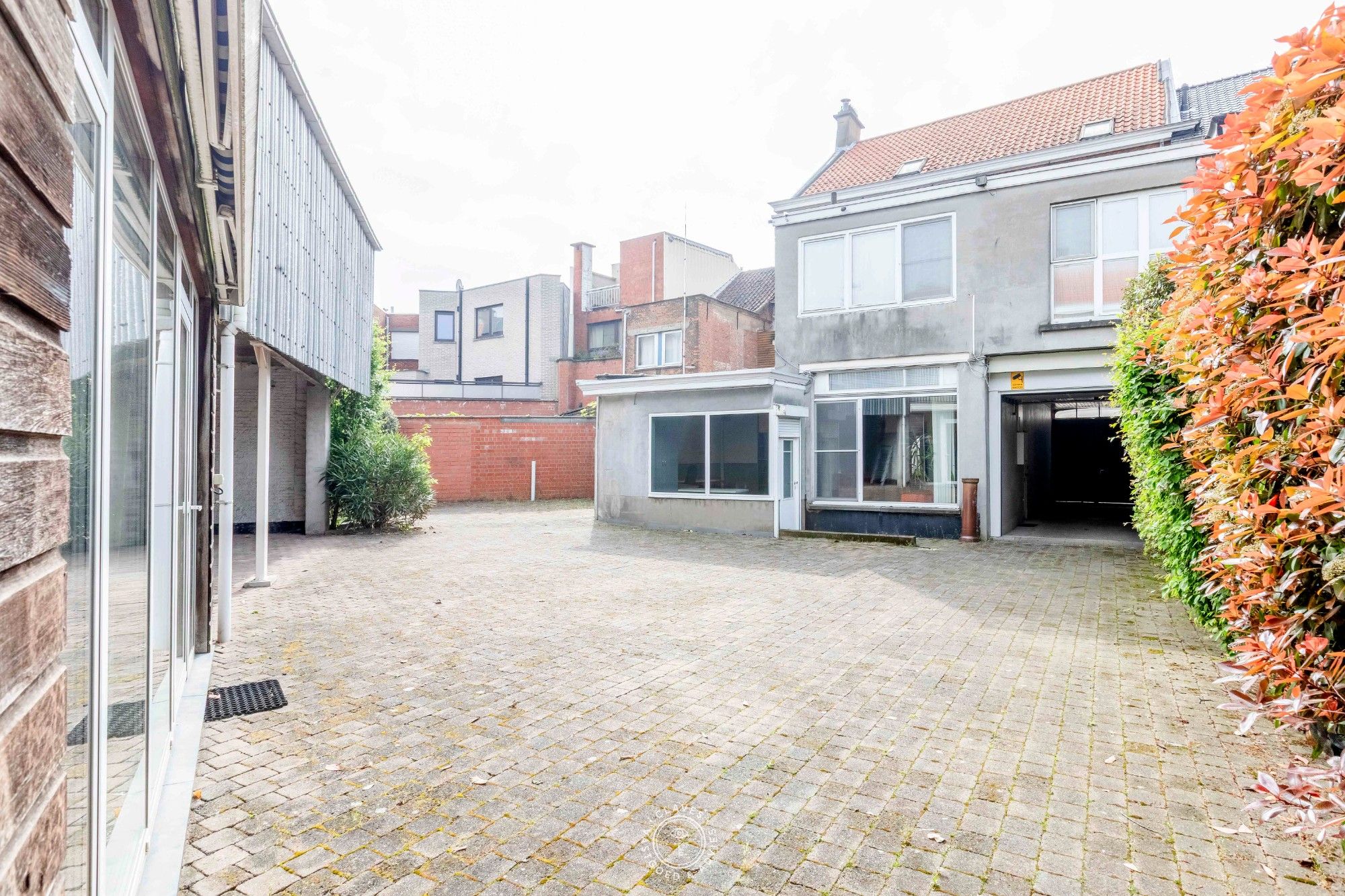 Statig herenhuis met karaktervolle elementen en polyvalent bijgebouw op royaal perceel foto 32