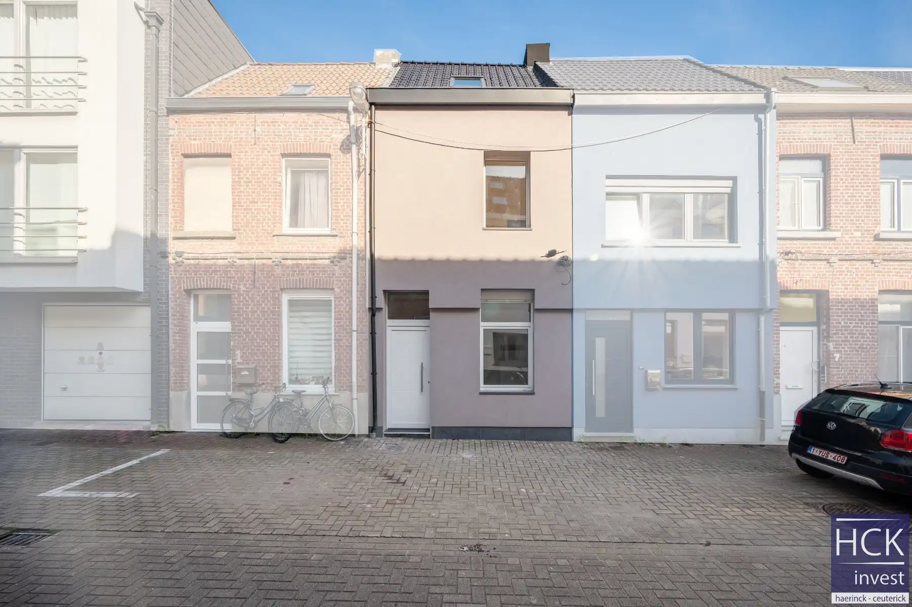 GENT - Nieuw gerenoveerde woning vlakbij St. Pieters station! foto {{pictureIndex}}