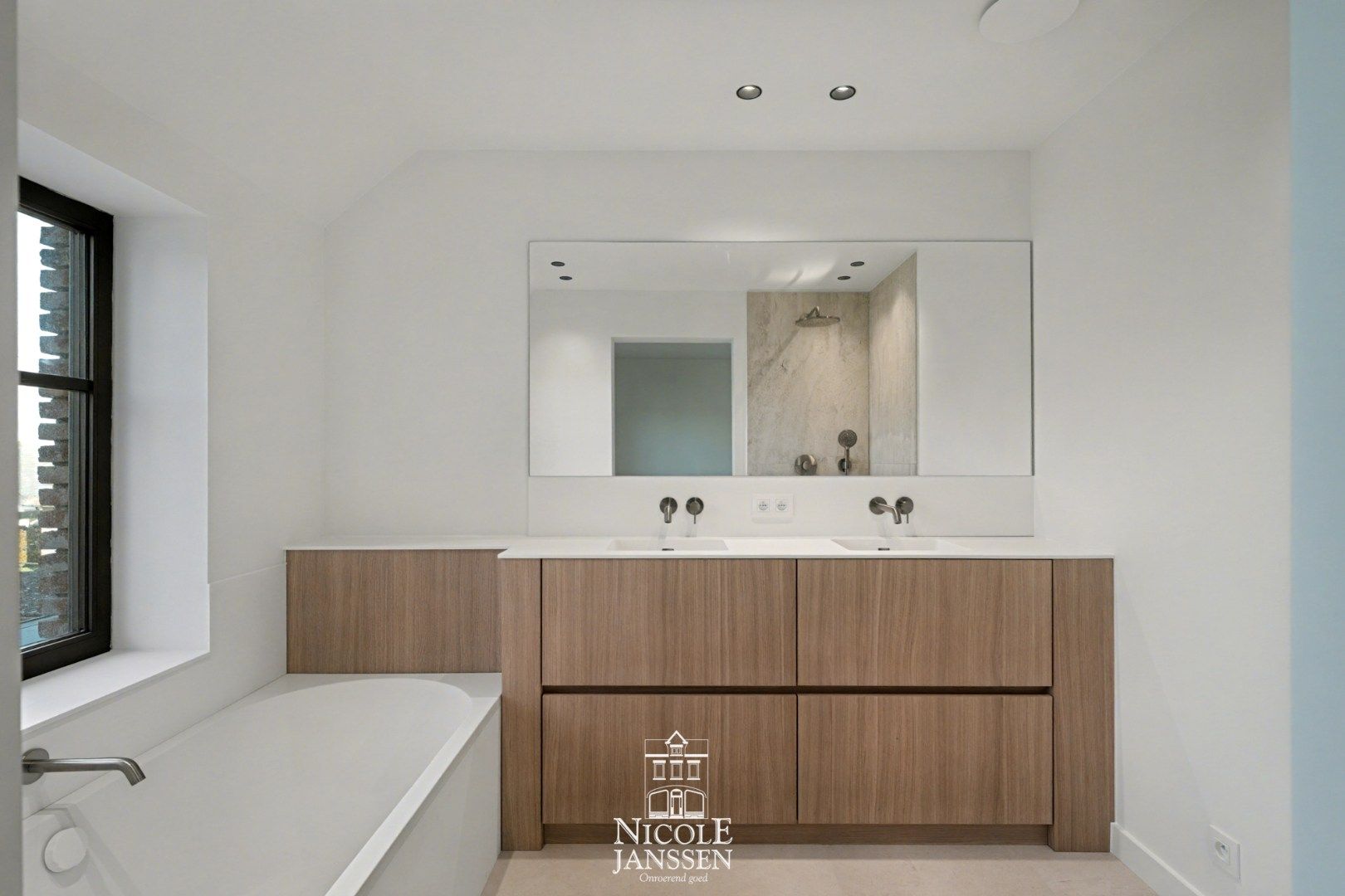 Nieuwbouwwoning van 216m² foto 19