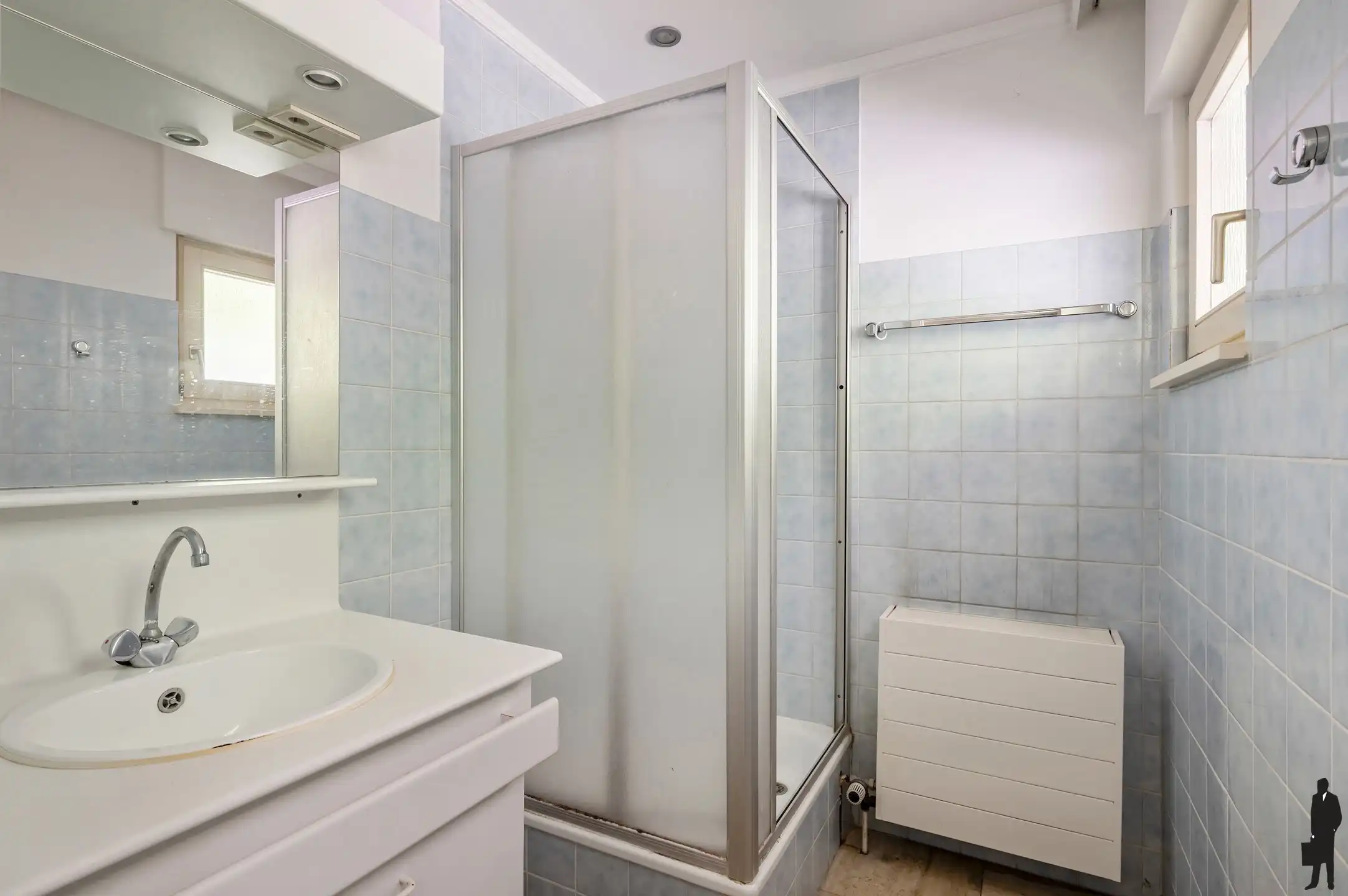 Een volledig te renoveren gelijkvloerse villa (heden kantoor) op ca. 2.438 m² foto 12