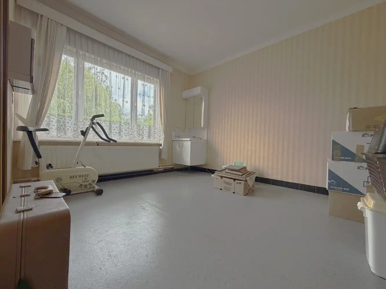 Op te frissen alleenstaande woning met riante tuin foto 12