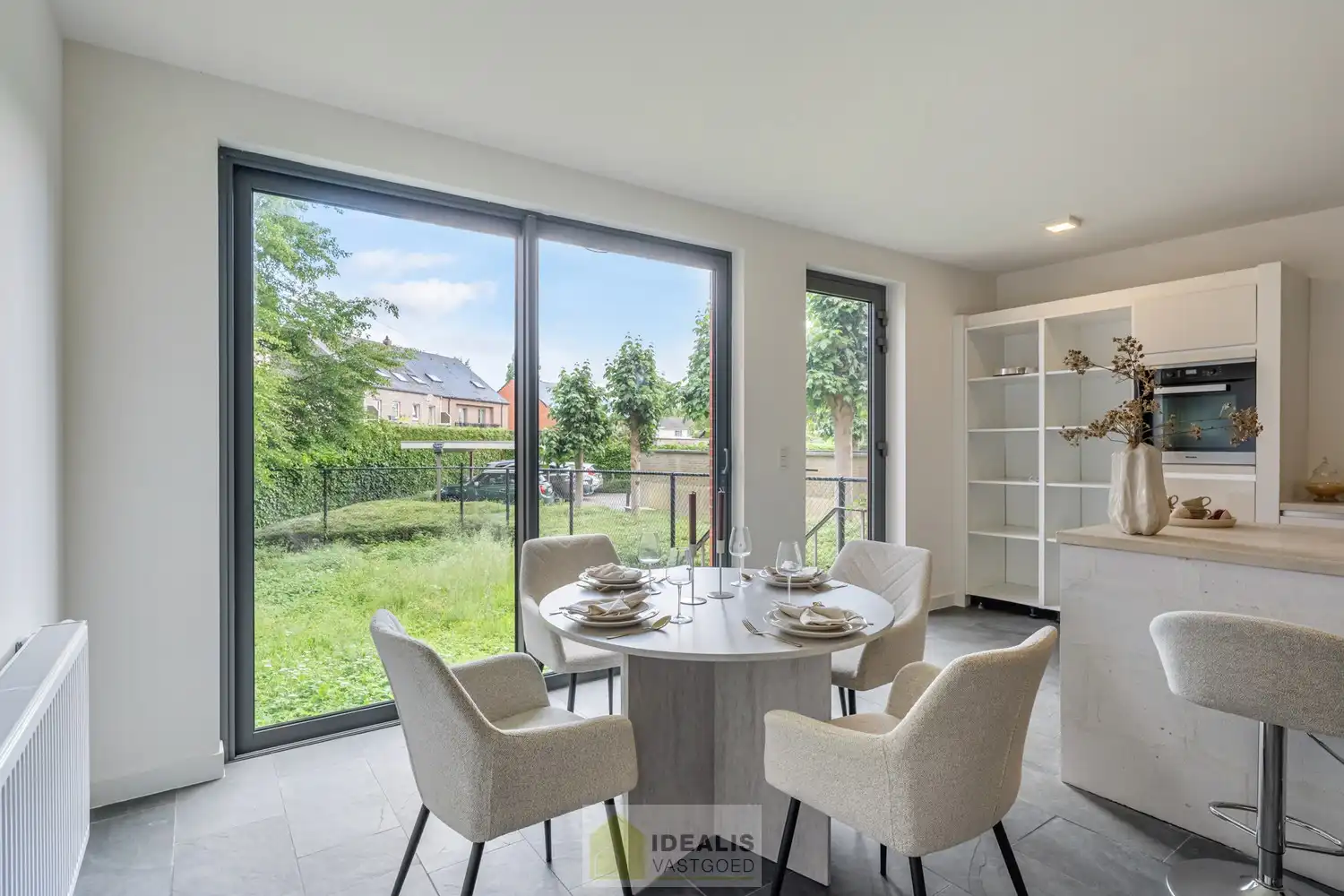PRACHTIG GERENOVEERD GELIJKVLOERSAPPARTEMENT MET STADSTUIN IN HARTJE HAMONT! foto 16