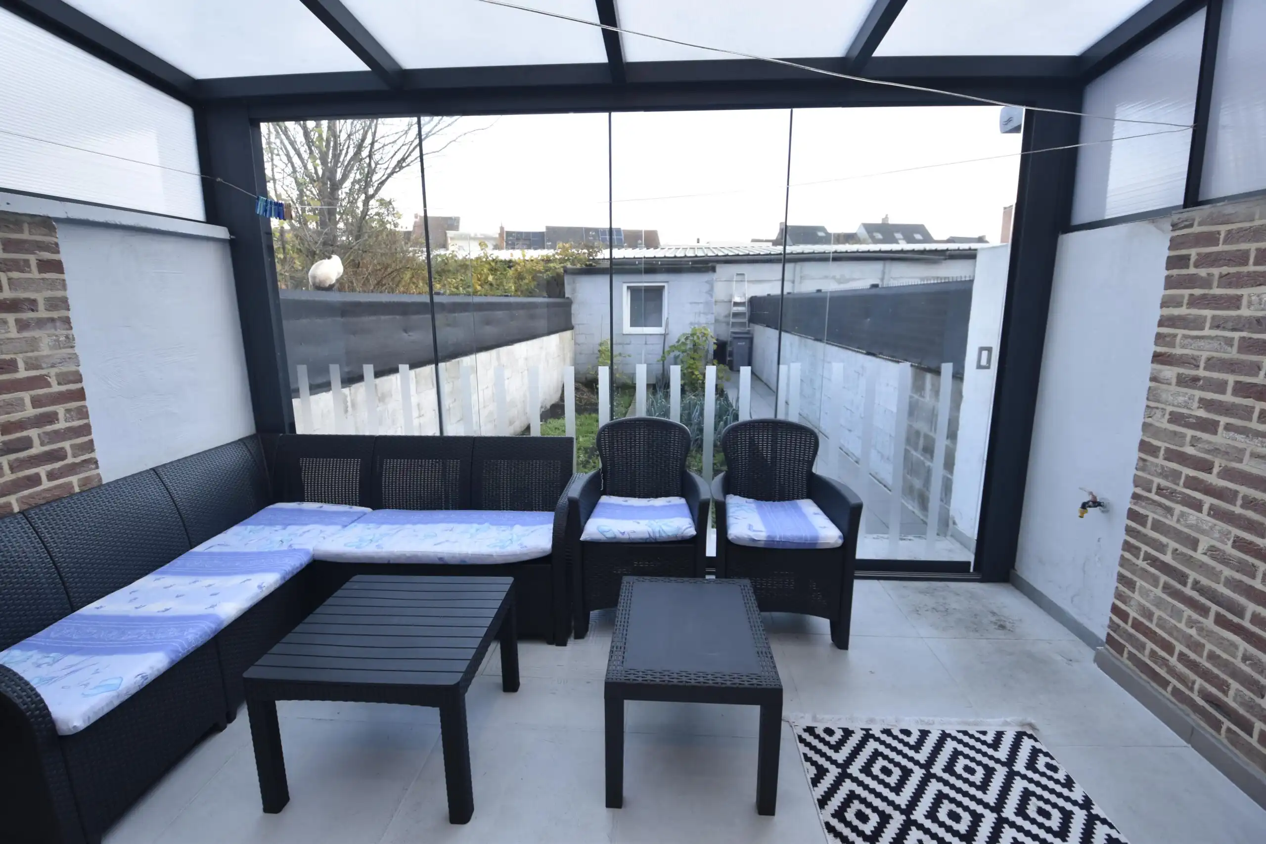 Zeer recente, energiezuinige stadswoning in het hart van Sint-Niklaas foto 8