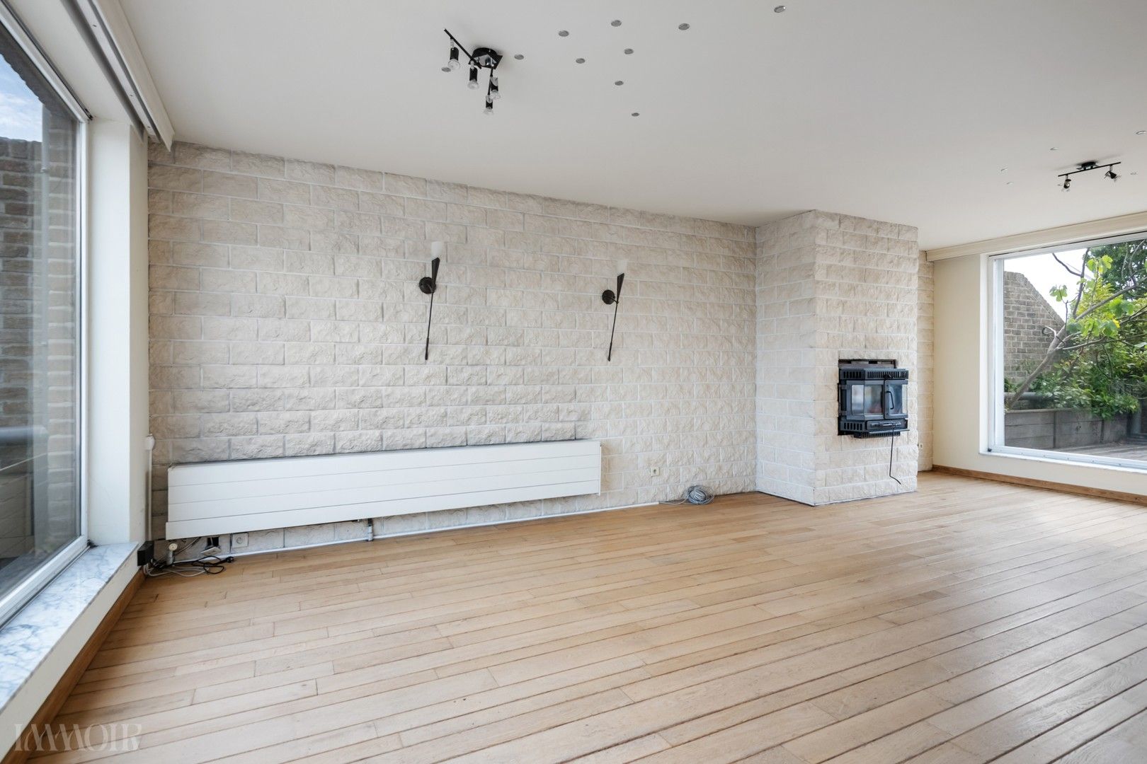 Instapklaar dakappartement met terras en panoramisch zicht in Merksem foto 5