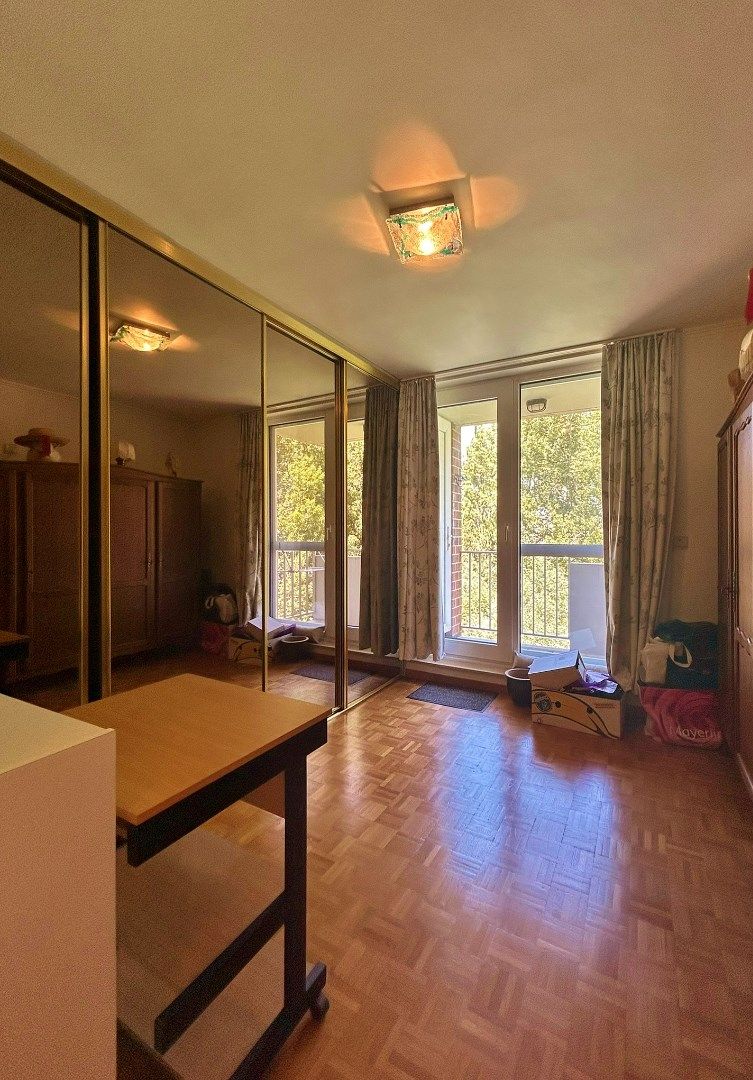 Ruim appartement met 2 terrassen en garagebox in het centrum van Ieper foto 8