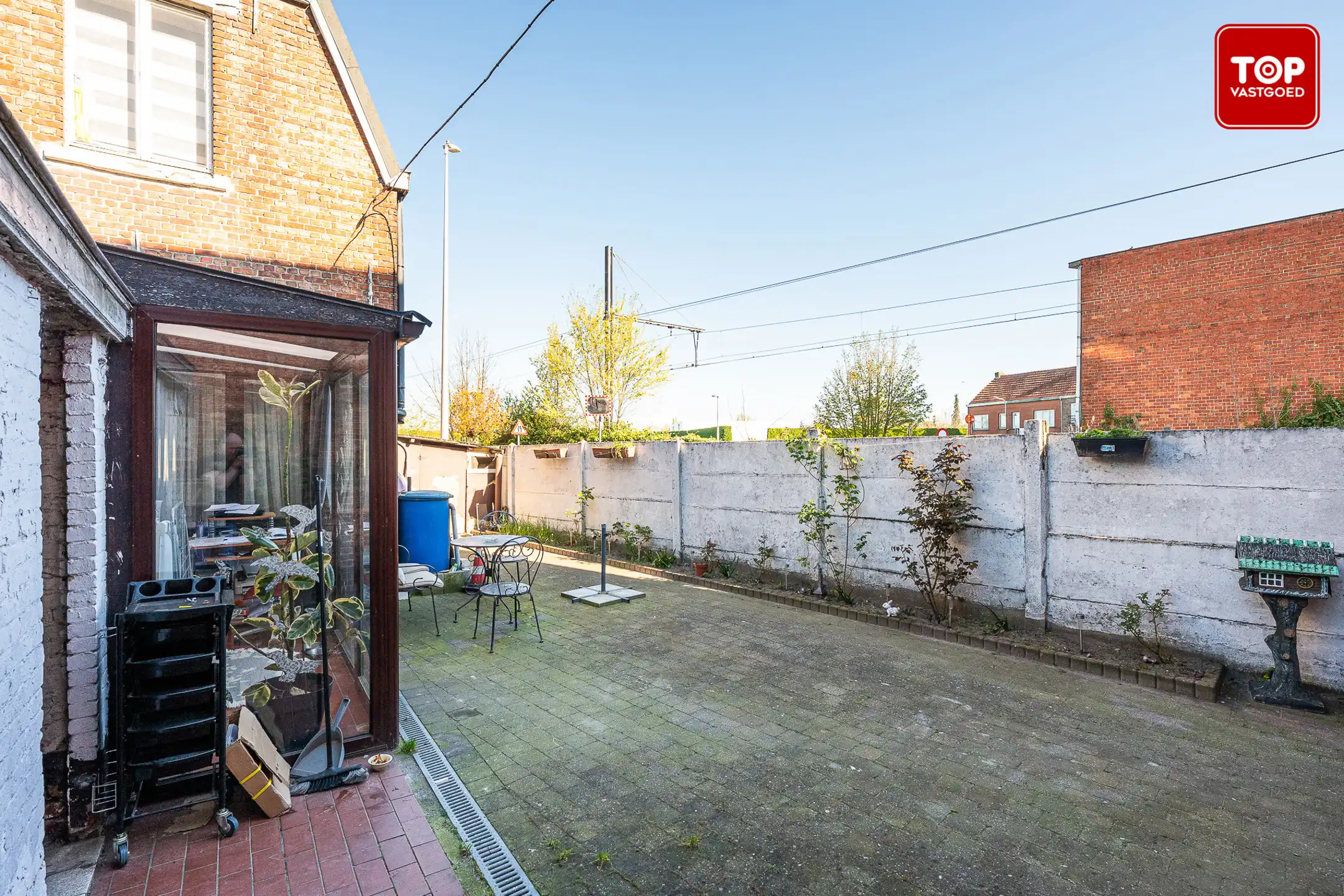 Op te frissen HOB met 2 slaapkamers en tuin foto 25