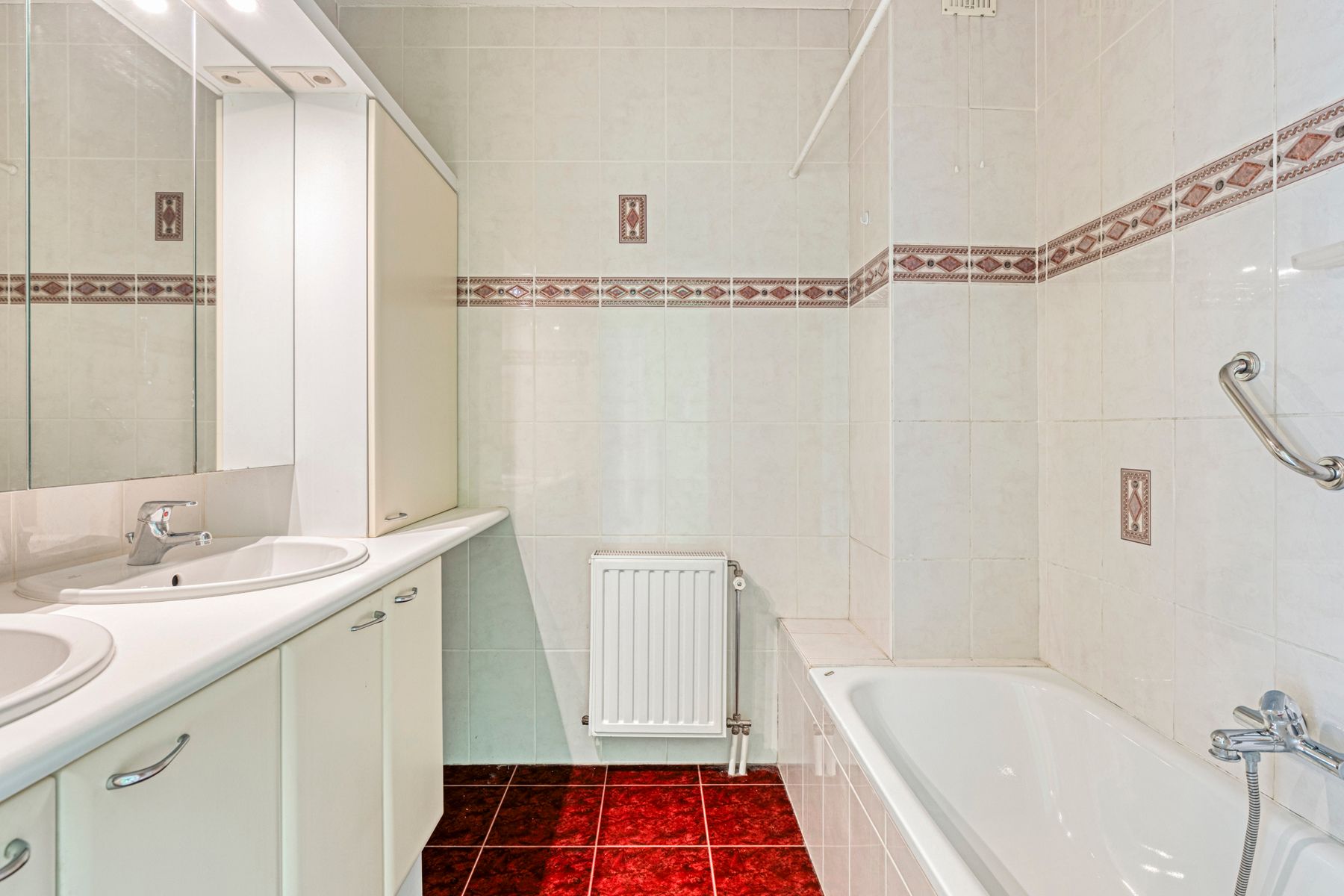 TOPPER! INSTAPKLAAR APPARTEMENT IN KLEINSCHALIG GEBOUW foto 19
