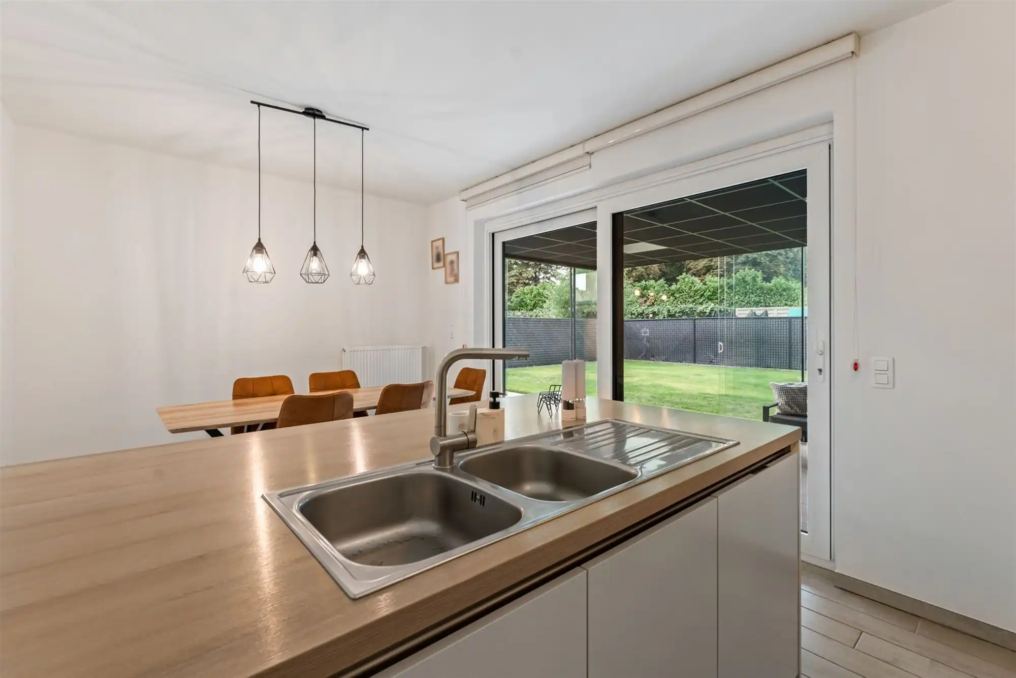 PRACHTIG AFGEWERKTE HOB MET 3 SLAAPKAMERS OP EEN PERCEEL VAN 3A50CA TE BERINGEN CENTRUM foto 11