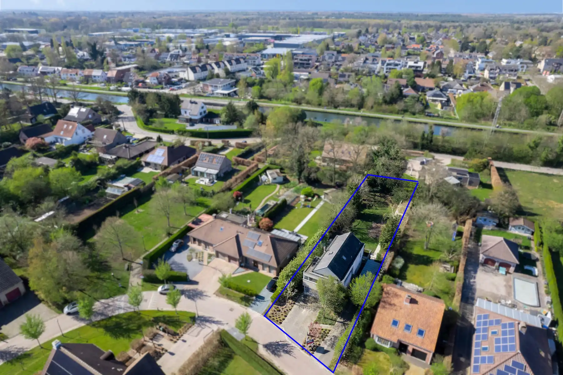 Exclusieve en lichtrijke villa met tuin op toplocatie foto 33