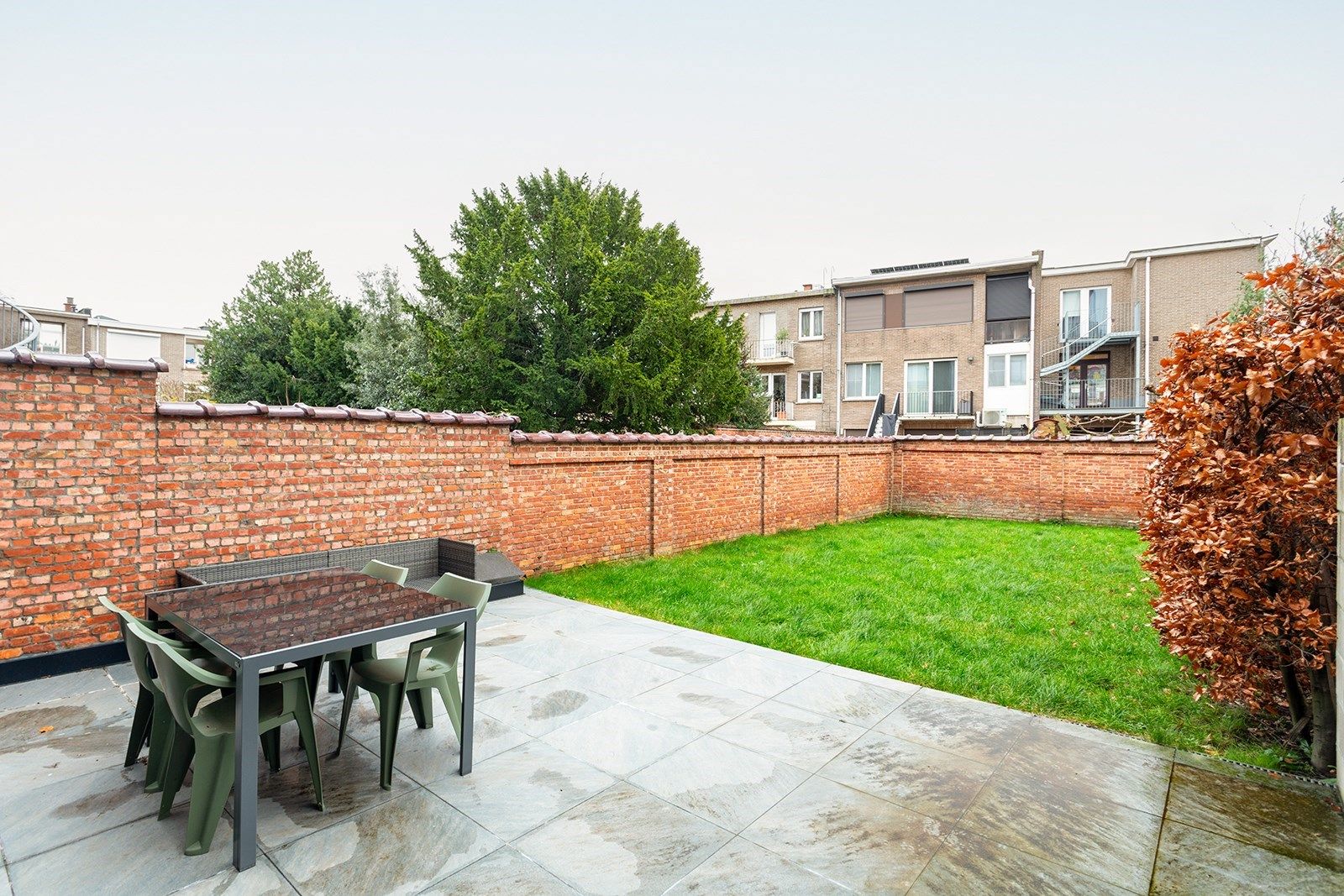 Luxueus éénslaapkamer appartement met grote tuin foto 9