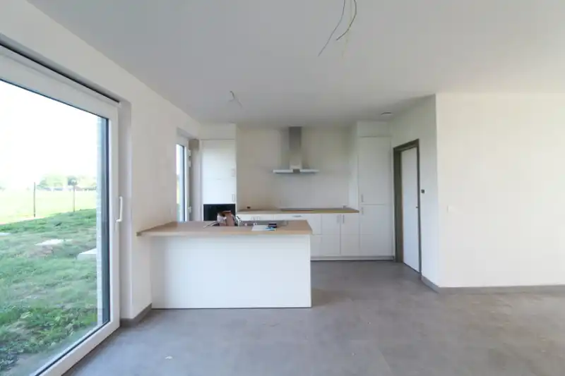 Ruime nieuwbouwwoning te Roeselare foto 4