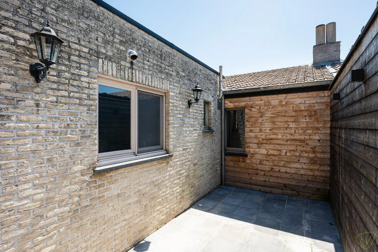 Gezellige instapklare woning met zonnig koertje in Eeklo! foto 14