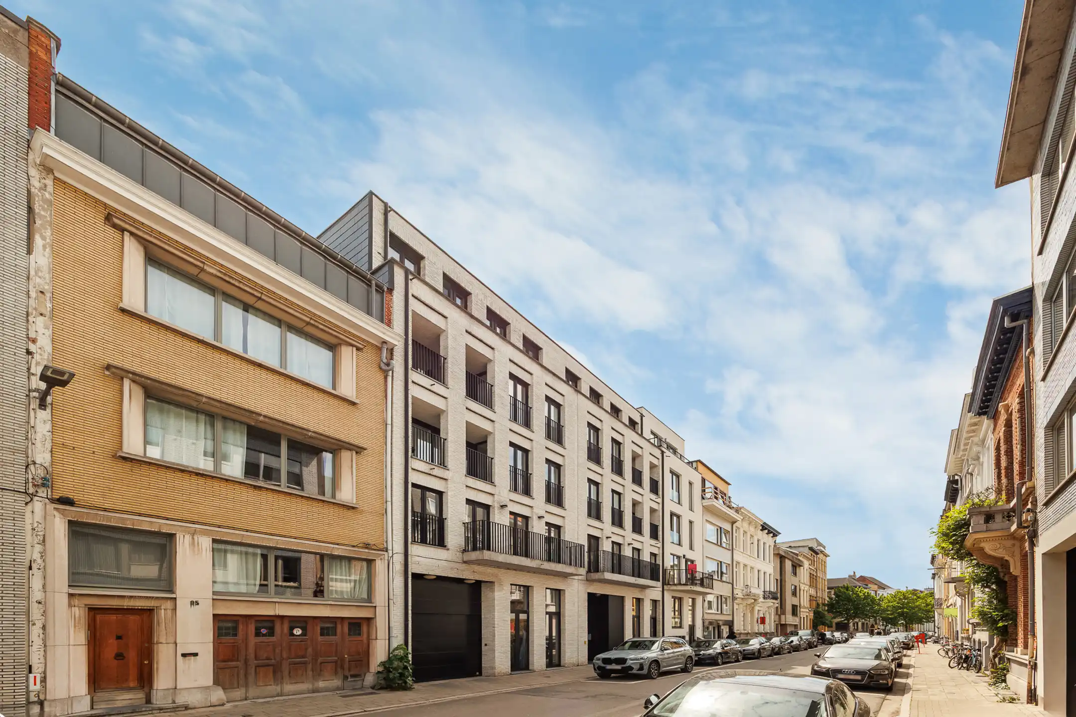 Instapklaar appartement met terras op top locatie foto 11