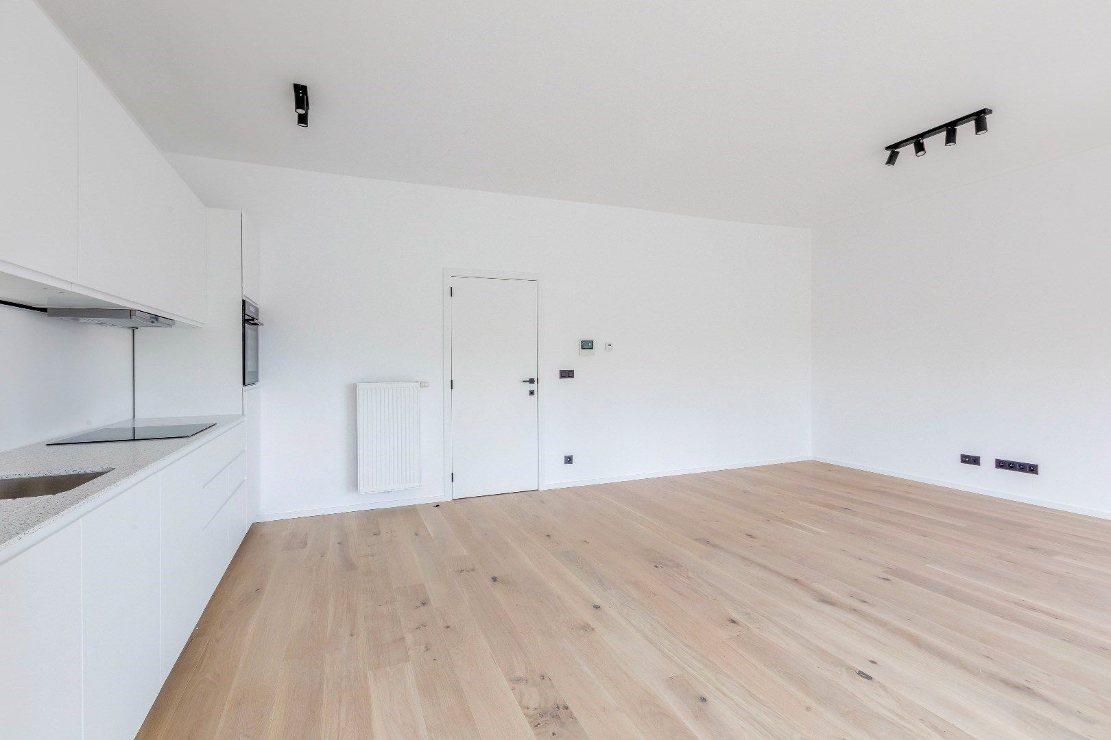 Prachtig gerenoveerd 3 slaapkamer appartement nabij Gent centrum foto 5