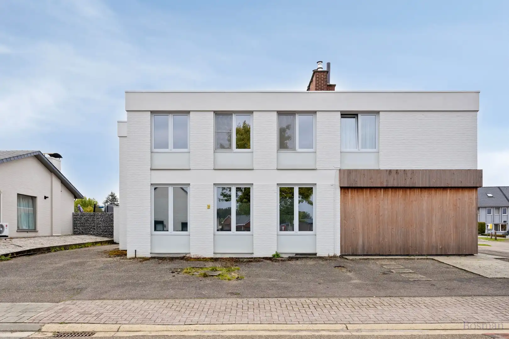 Hoofdfoto van de publicatie: Gerenoveerd appartement te koop in Hulst (Tessenderlo)
