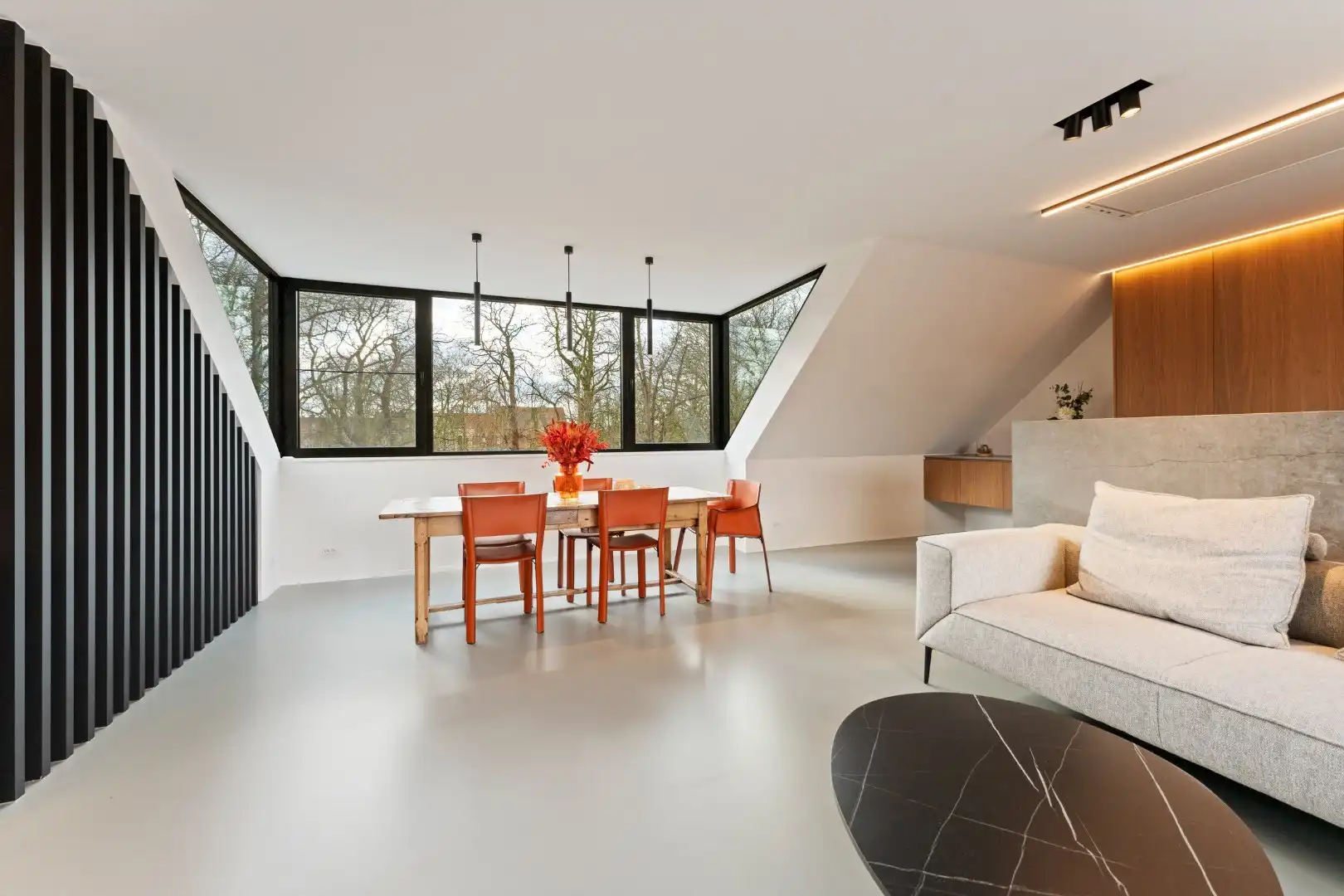 Luxueus afgewerkte penthouse te huur in het hart van Brugge! foto 2