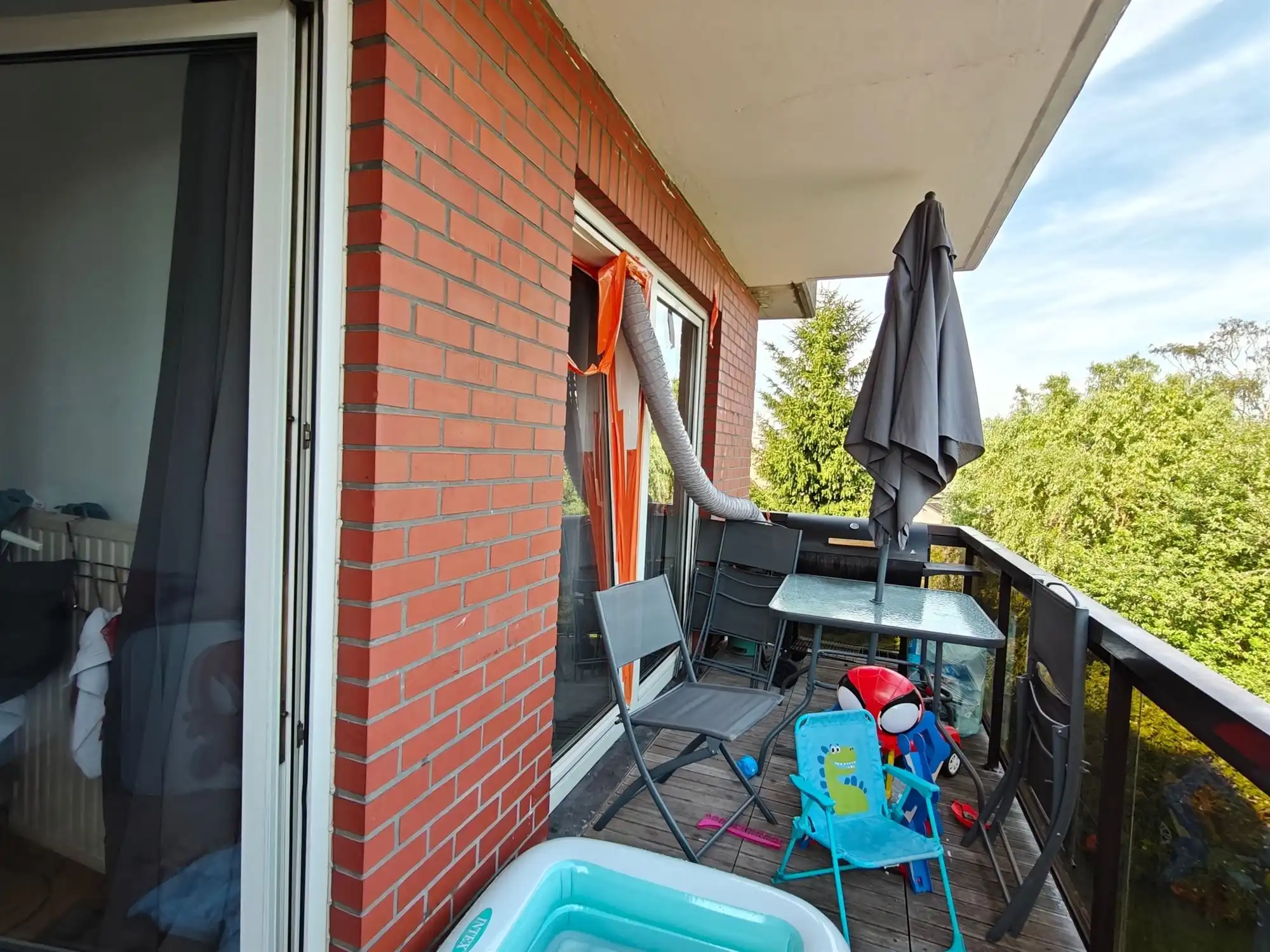 2 slaapkamers appartement met terras foto 19