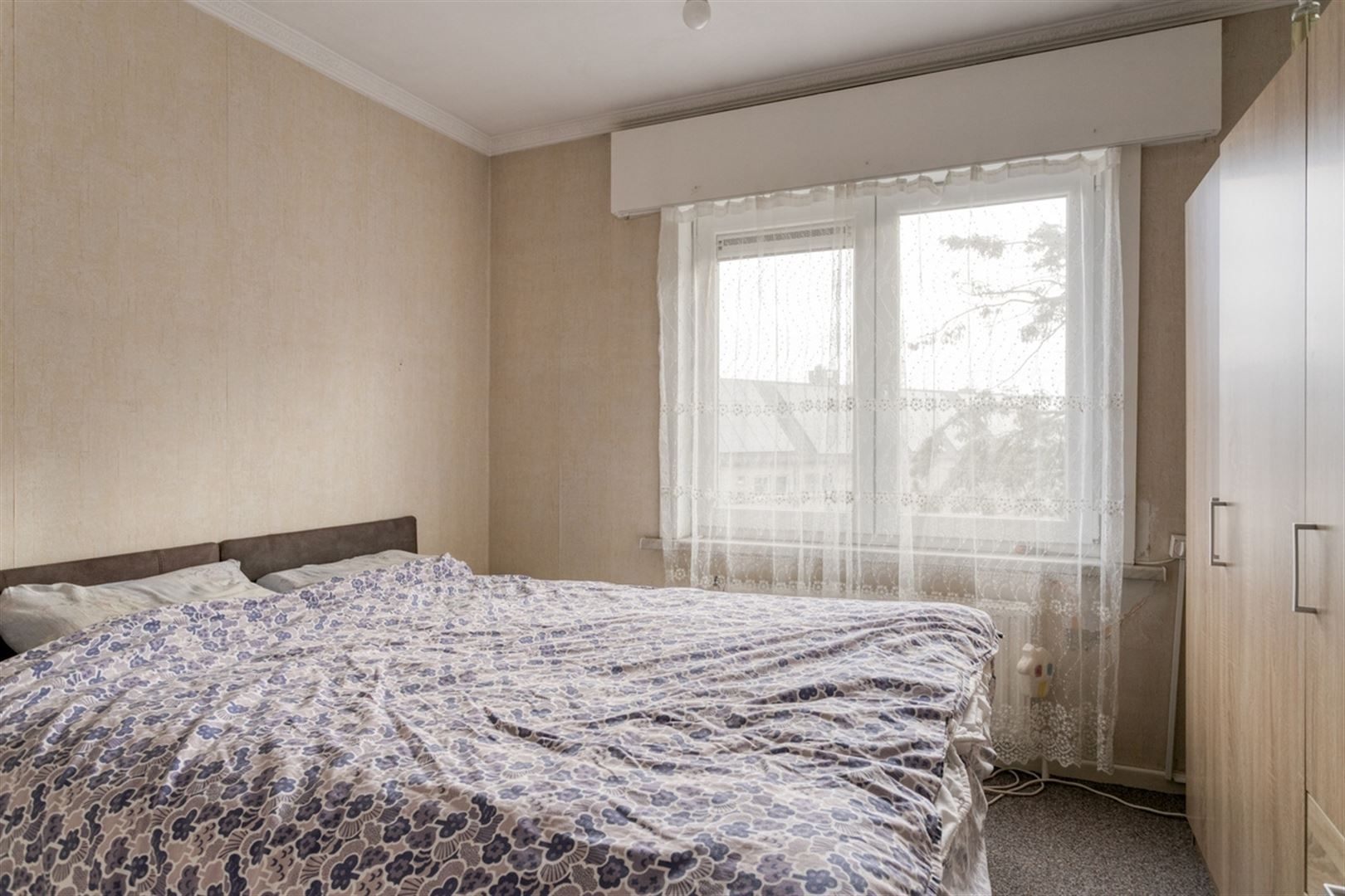 Ruime hoekwoning met 3 slaapkamers, grote zolder en 4 garages. foto 16