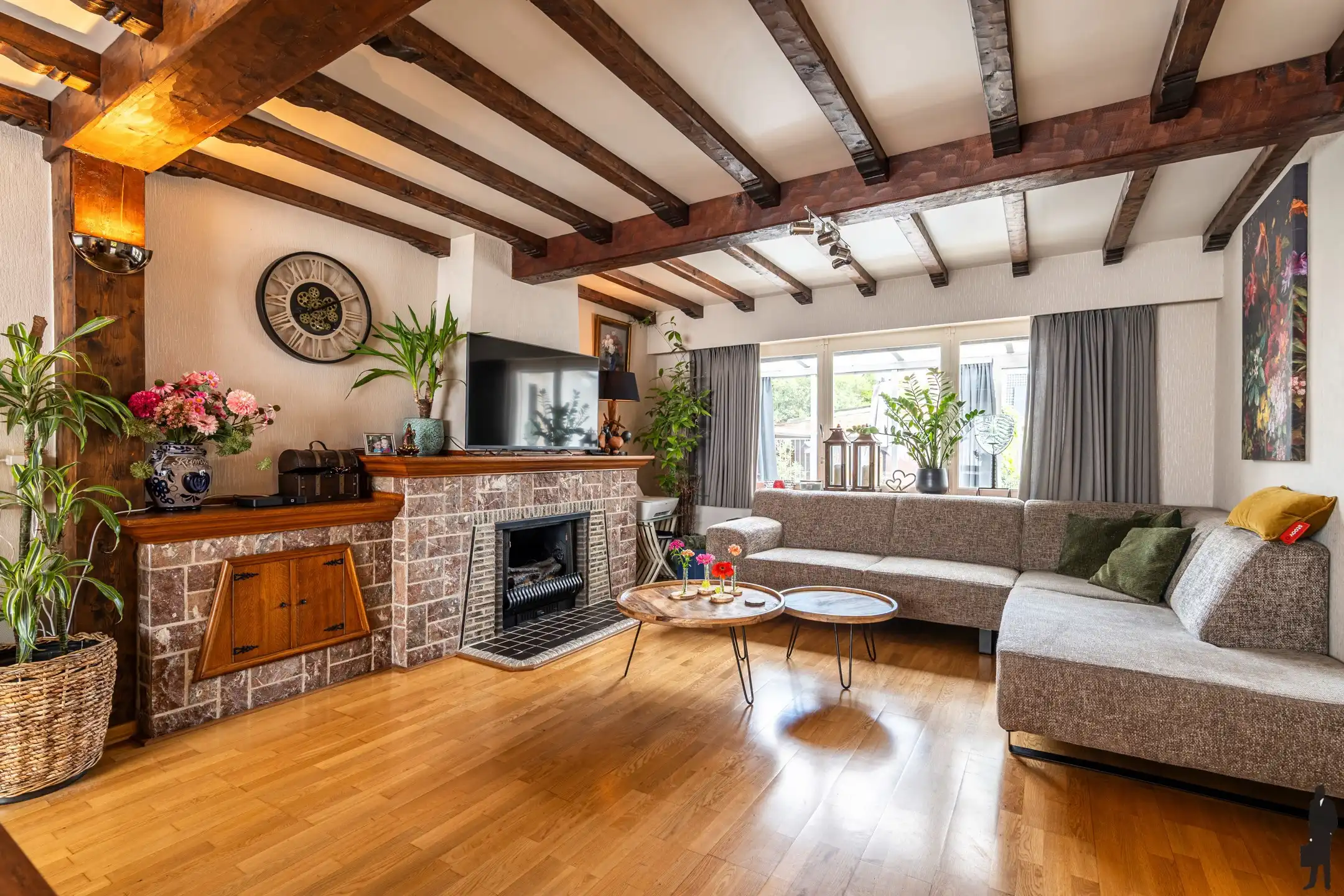 Gelegen te Minderhout, vinden we deze vrijstaande woning met 3 slpk. op ca. 561m². foto 5