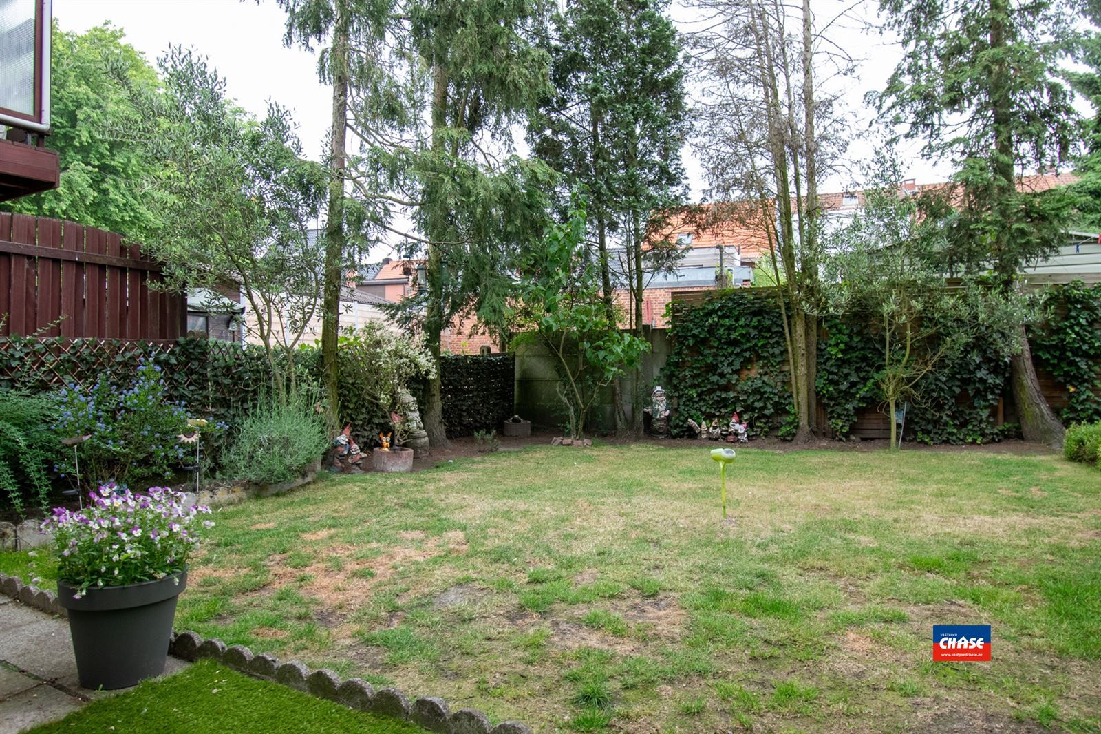Woonhuis met garage en tuin  foto 8