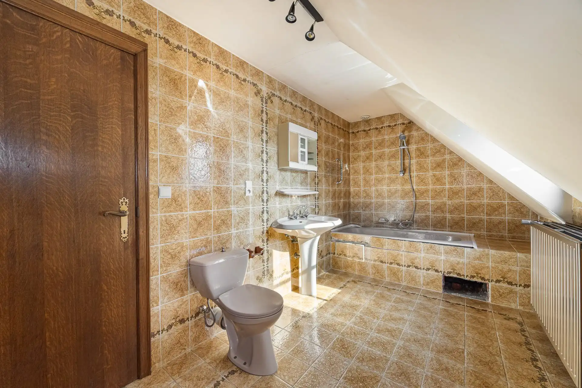 Landhuis met 4 slaapkamers en bijhuis op 1.850 m² foto 17