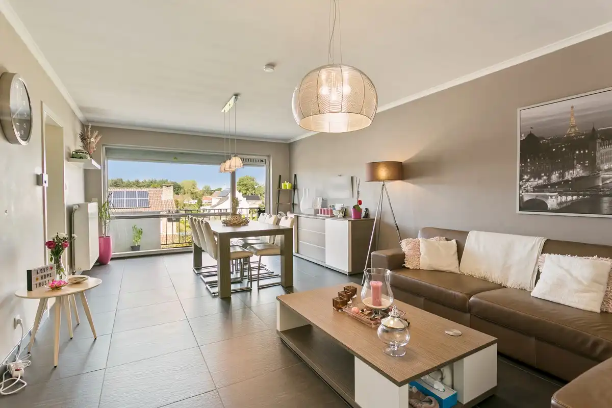 Appartement met twee slaapkamers en autostaanplaats in de ondergrondse garage in Rekem/Lanaken! foto {{pictureIndex}}