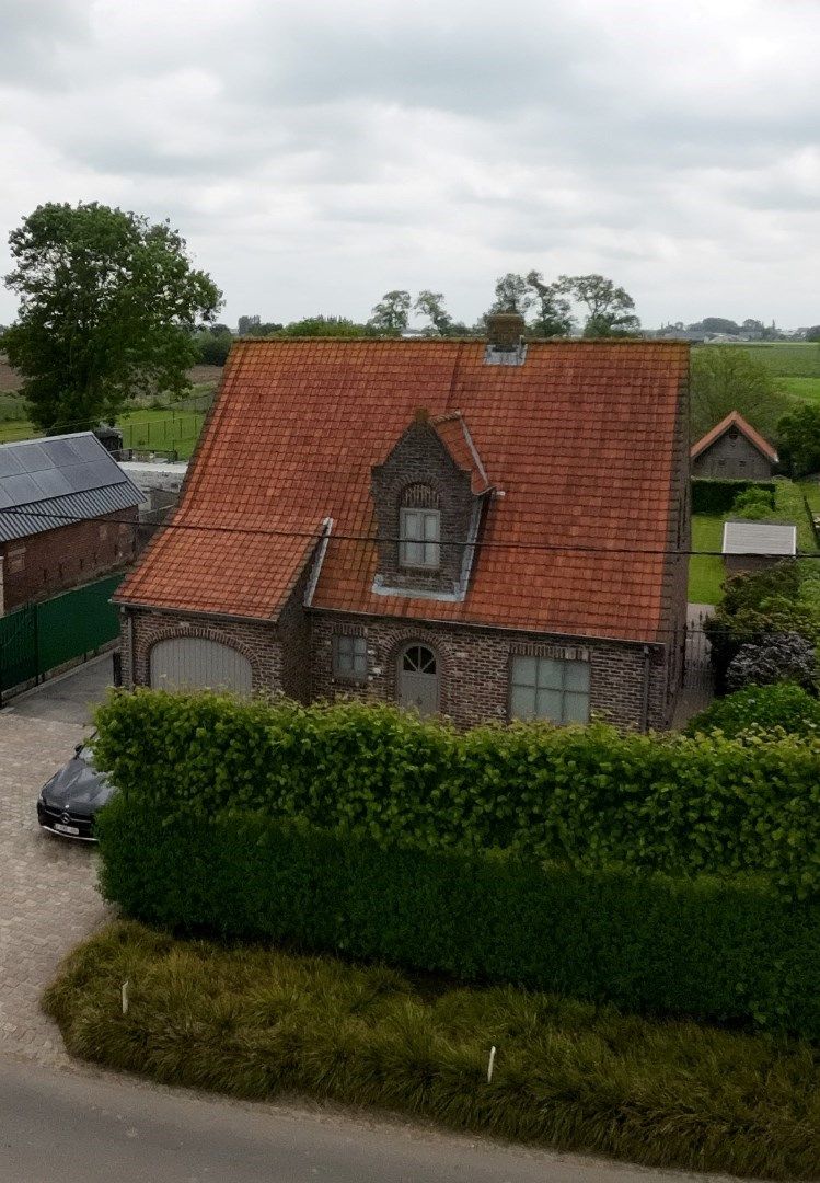 Alleenstaande woning met 4 slaapkamers en garage te Kortemark  foto 2
