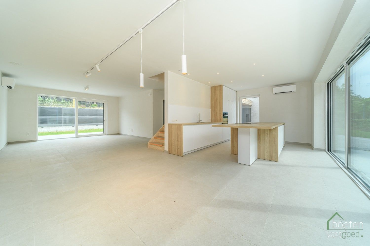 Koksijde/Sint-Idesbald: Energiezuinige en kwalitatief afgewerkte nieuwbouwwoning met 3 slaapkamers, carport en gezellig tuintje op 317m² grondopp. foto 6