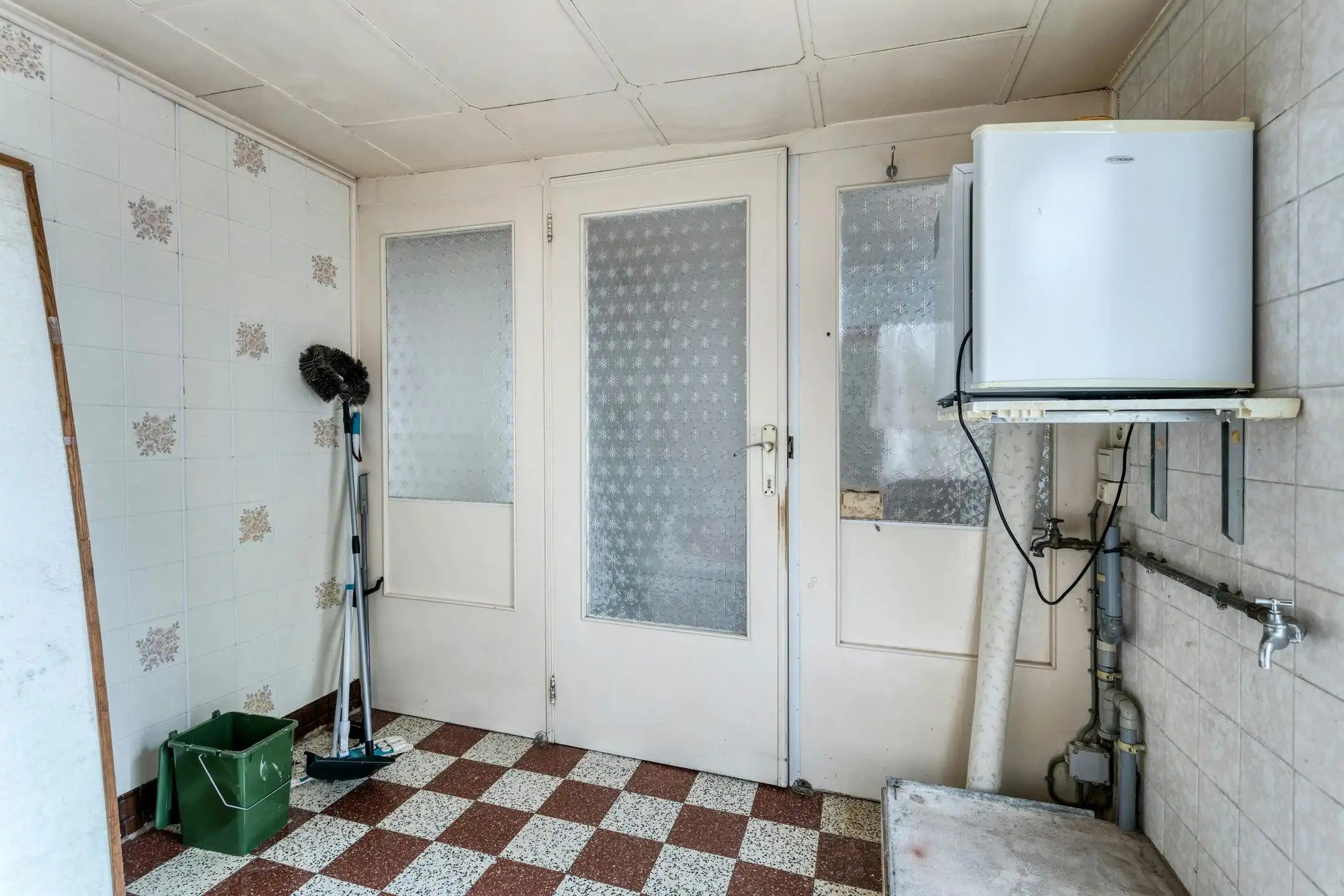 Ruime woning met tuin en garage op 380m² te Leisele. foto 16