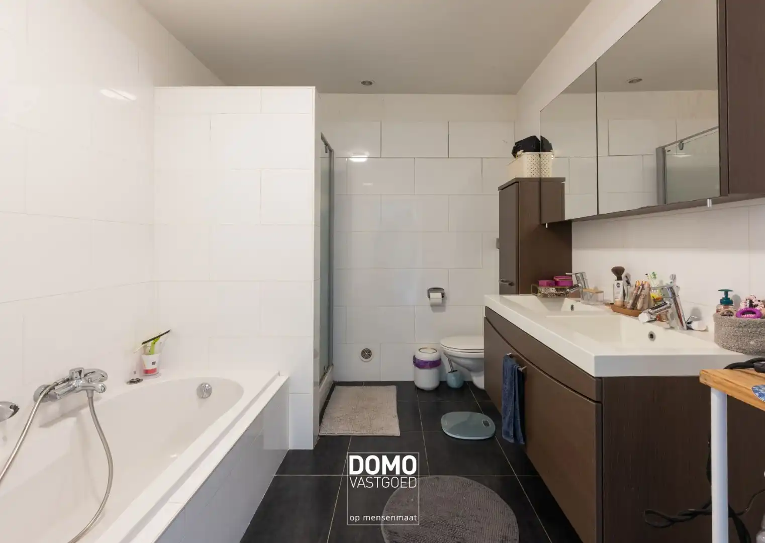 MODERN DUPLEXAPPARTEMENT MET TERRAS EN AUTOSTANDPLAATS IN LANAKEN foto 10