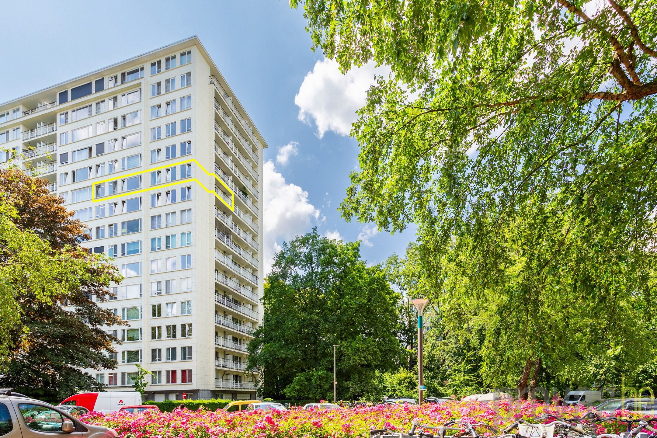 RUSTIG GELEGEN 2-SLPK-APP. MET TERRAS EN PARKING IN BERCHEM foto 16