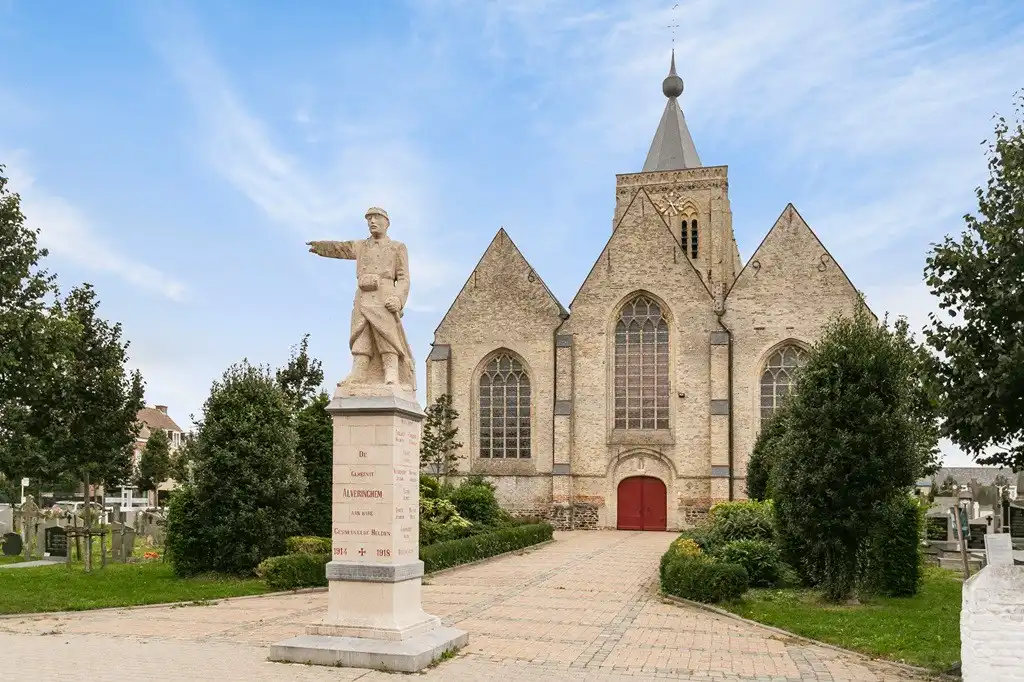 Alveringem: volledig gerenoveerde woning met karakter, ruimte (3 à 4 slpks) en topligging in Alveringem op 834m² grondopp. foto 15