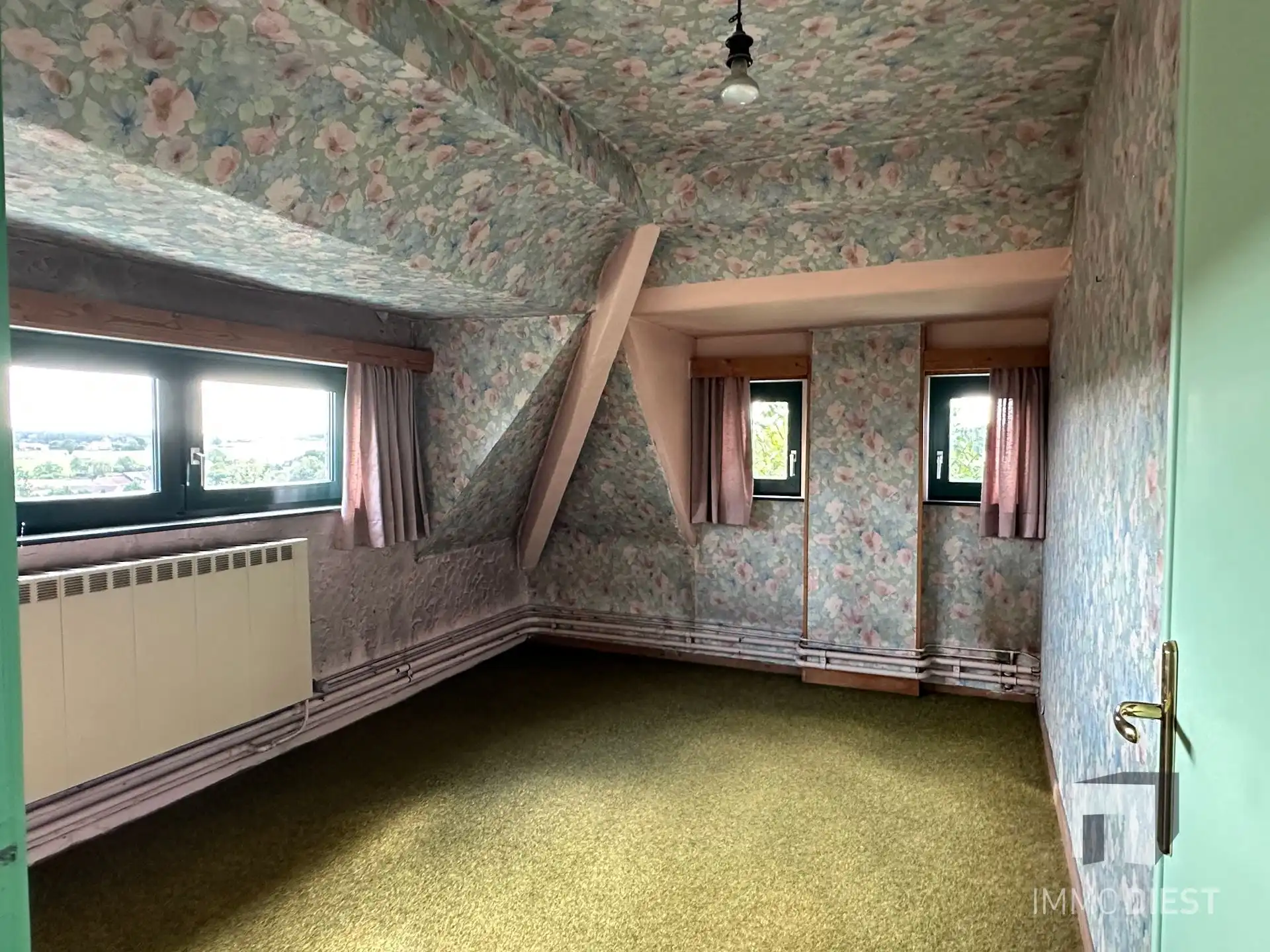 Woning in het groen ;-) foto 24