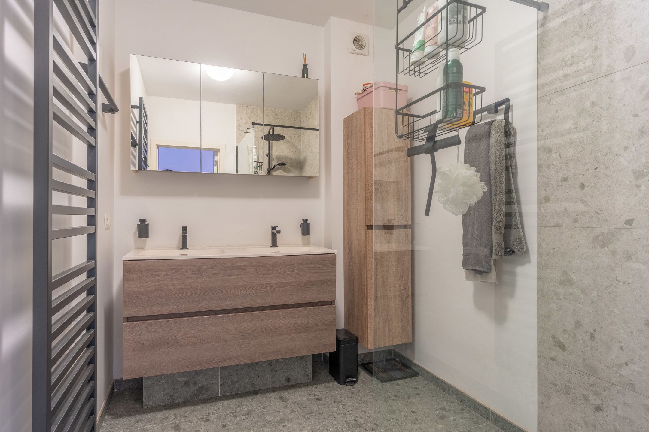 Modern, gelijkvloers 2-slpk app. met garagebox te Turnhout. foto 8