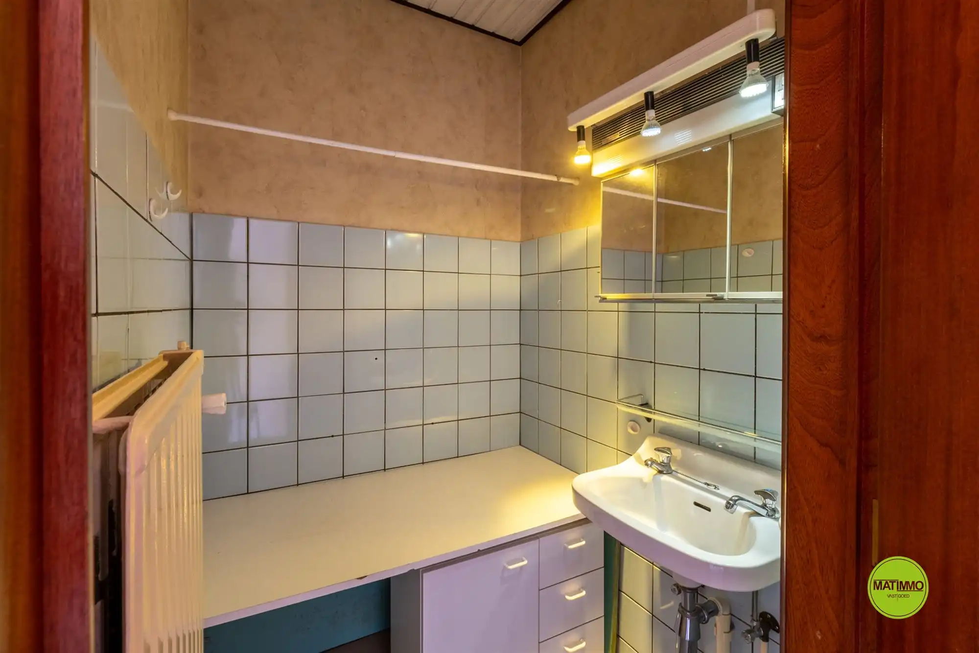 Ruime open bebouwing met 6 slaapkamers op 750 m2 grond foto 14