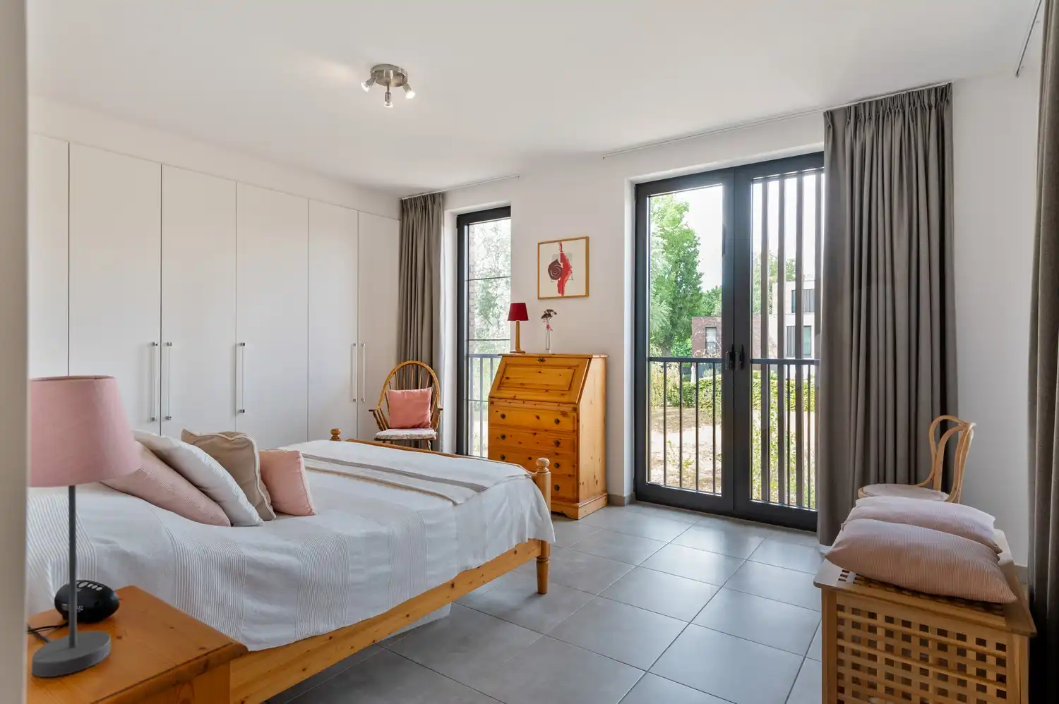 Recent appartement met 2 slaapkamers, overdekte terrassen en gemeenschappelijke tuin foto 12