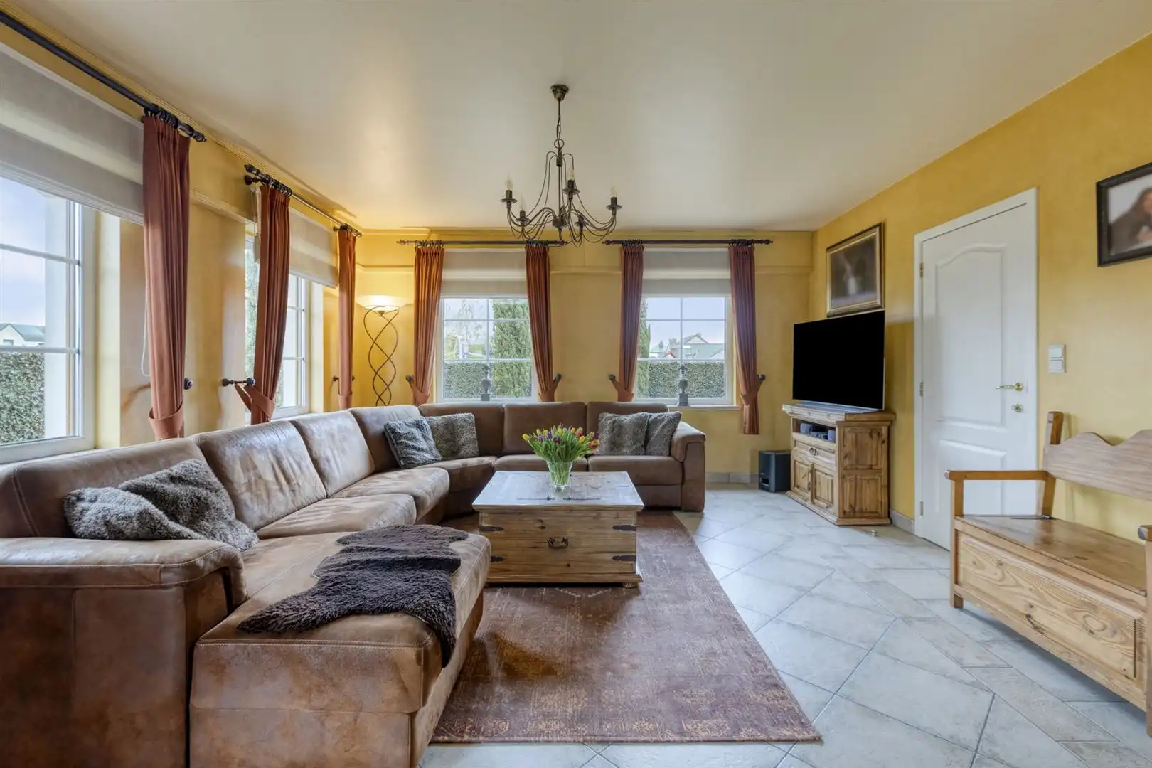 TE KOOP: Toscaanse villa met 3 slaapkamers te Heusden-Zolder! foto 9