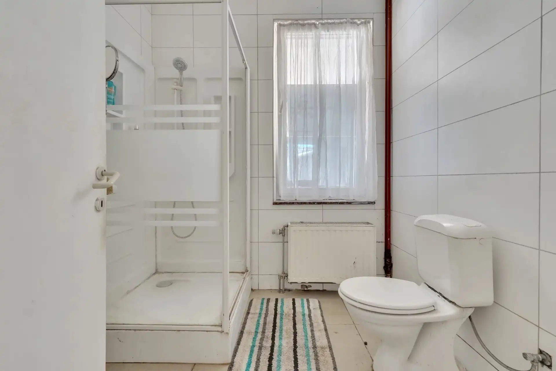 Landelijk gelegen woning met zes slaapkamers foto 8