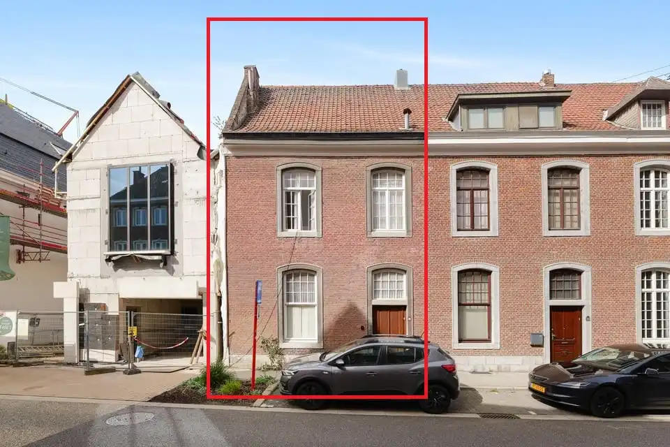 Hoofdfoto van de publicatie: AUTHENTIEK TE RENOVEREN HERENHUIS IN SINT-TRUIDEN.