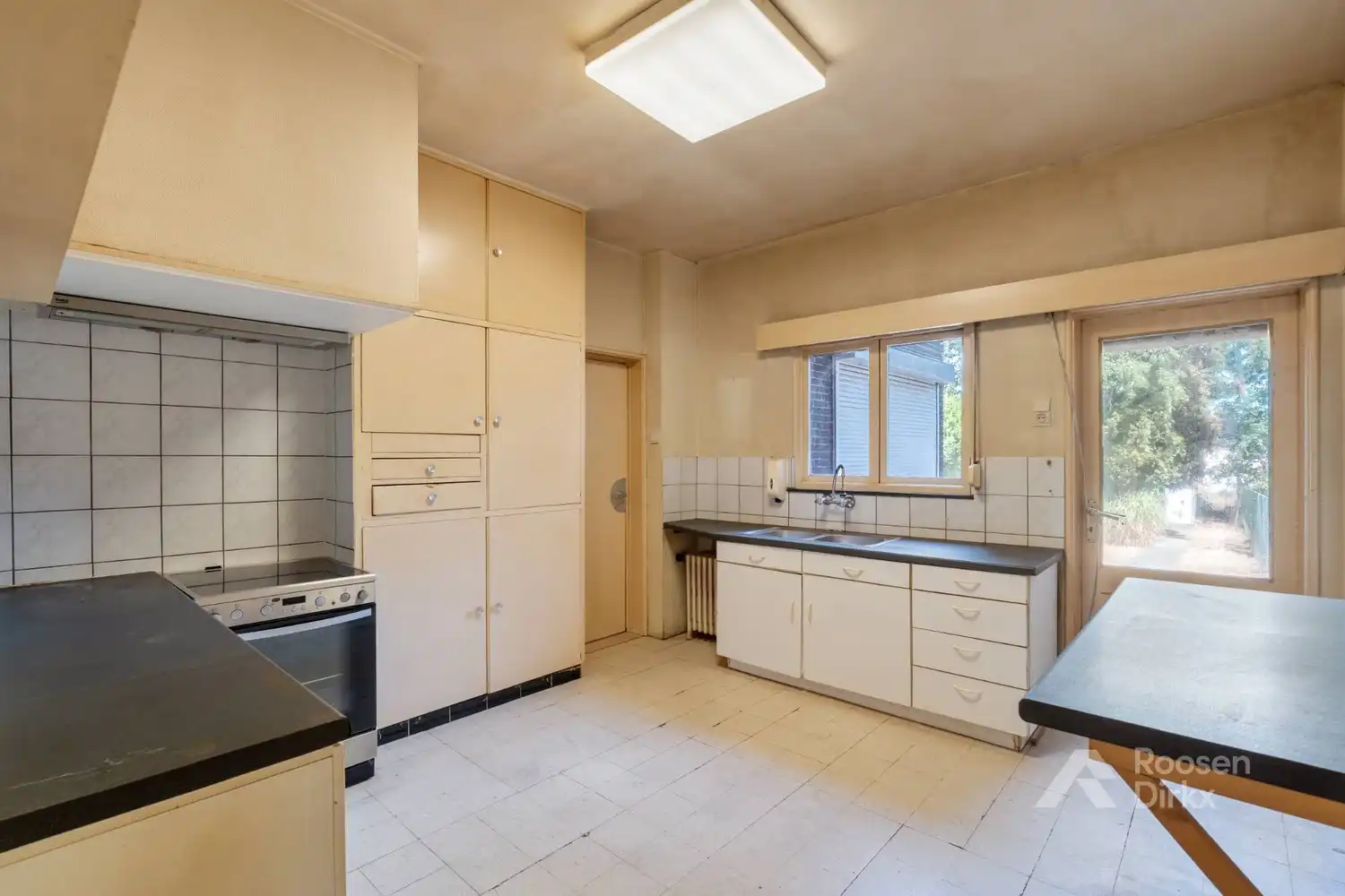 Charmante gezinswoning met 4 slaapkamers op perceel van 535m² in Hasselt foto 11