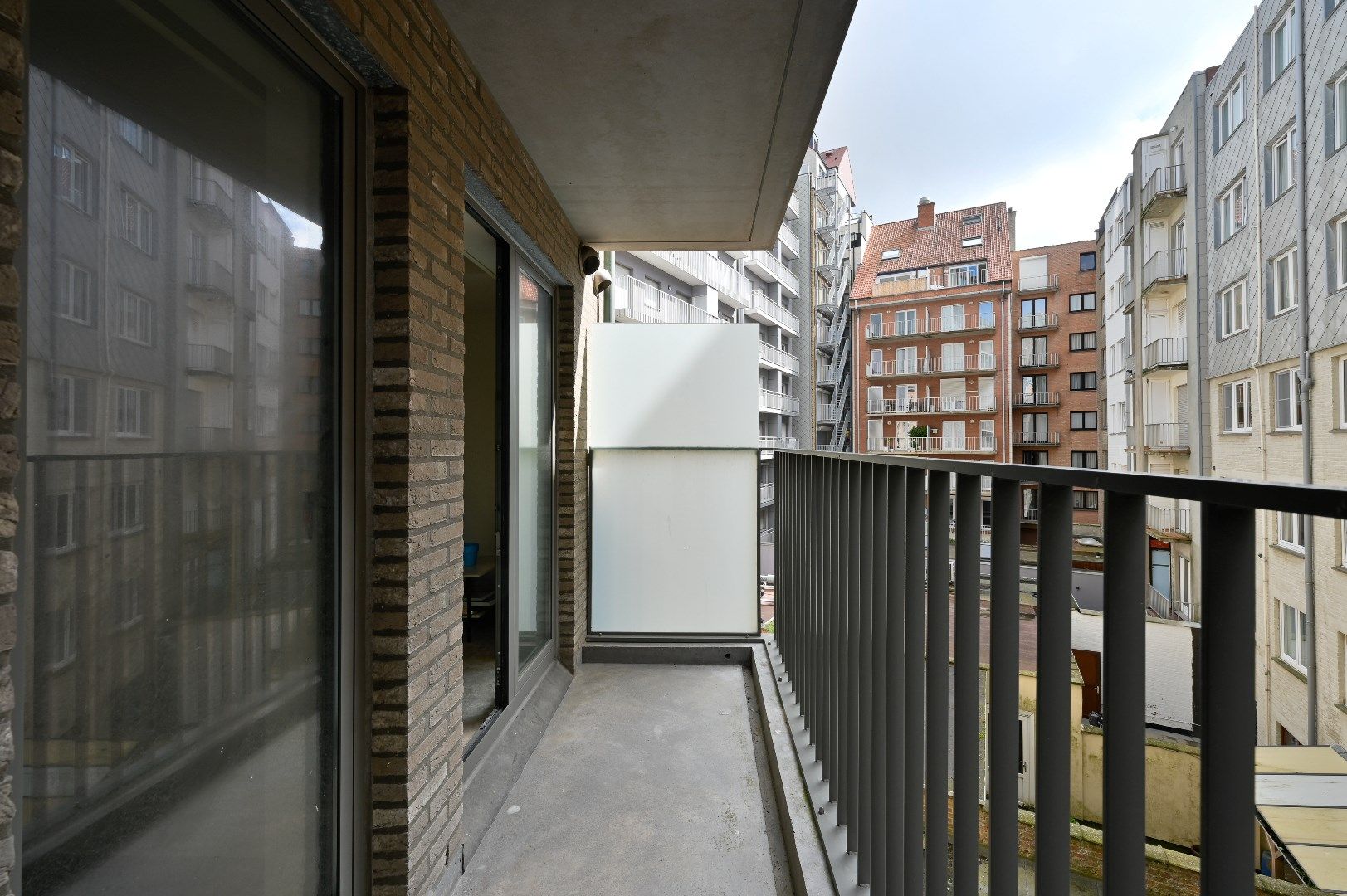 Frontaal zeezicht appartement op een centrale ligging te Duinbergen, recent gebouwde residentie foto 9